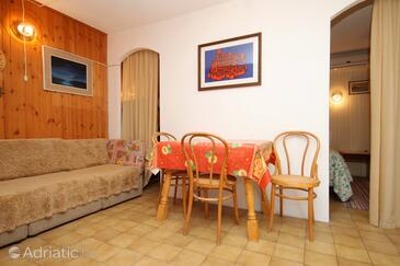 Dining room Korčula, Dining room in the studio-apartment, dopusteni kucni ljubimci i WIFI.