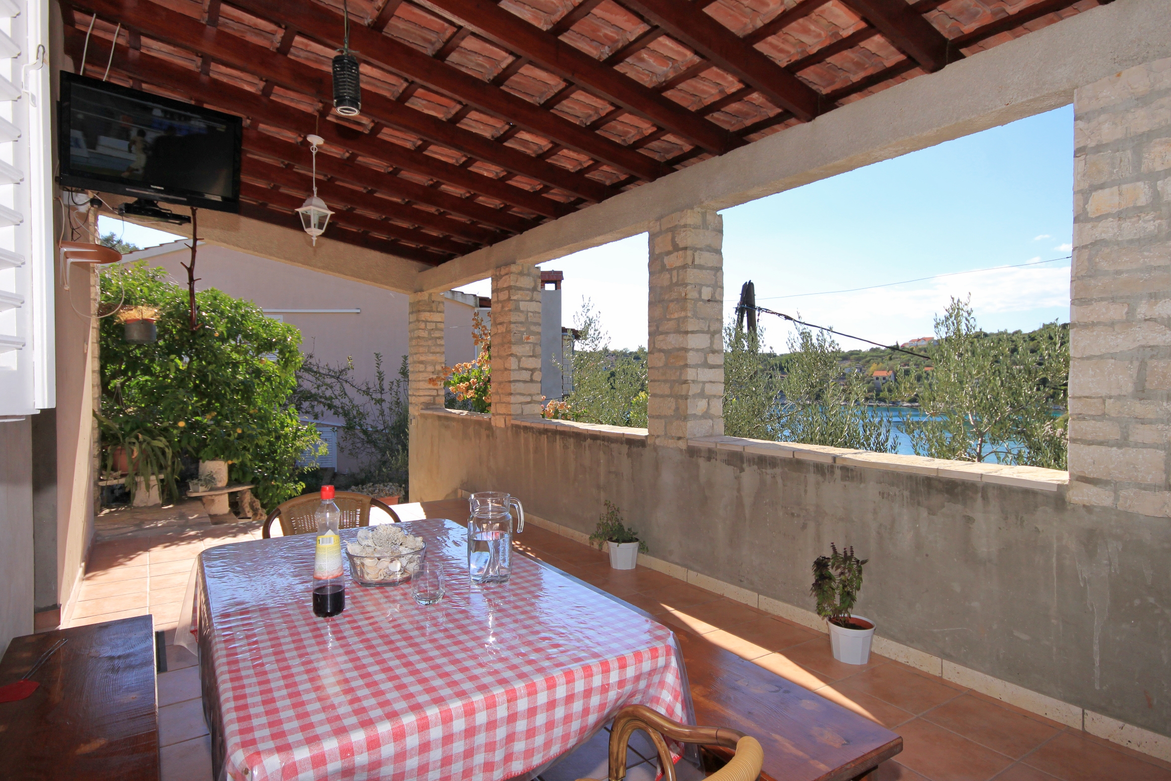 Two bedroom apartment near beach Cove Stratinčica, Korčula  A-a