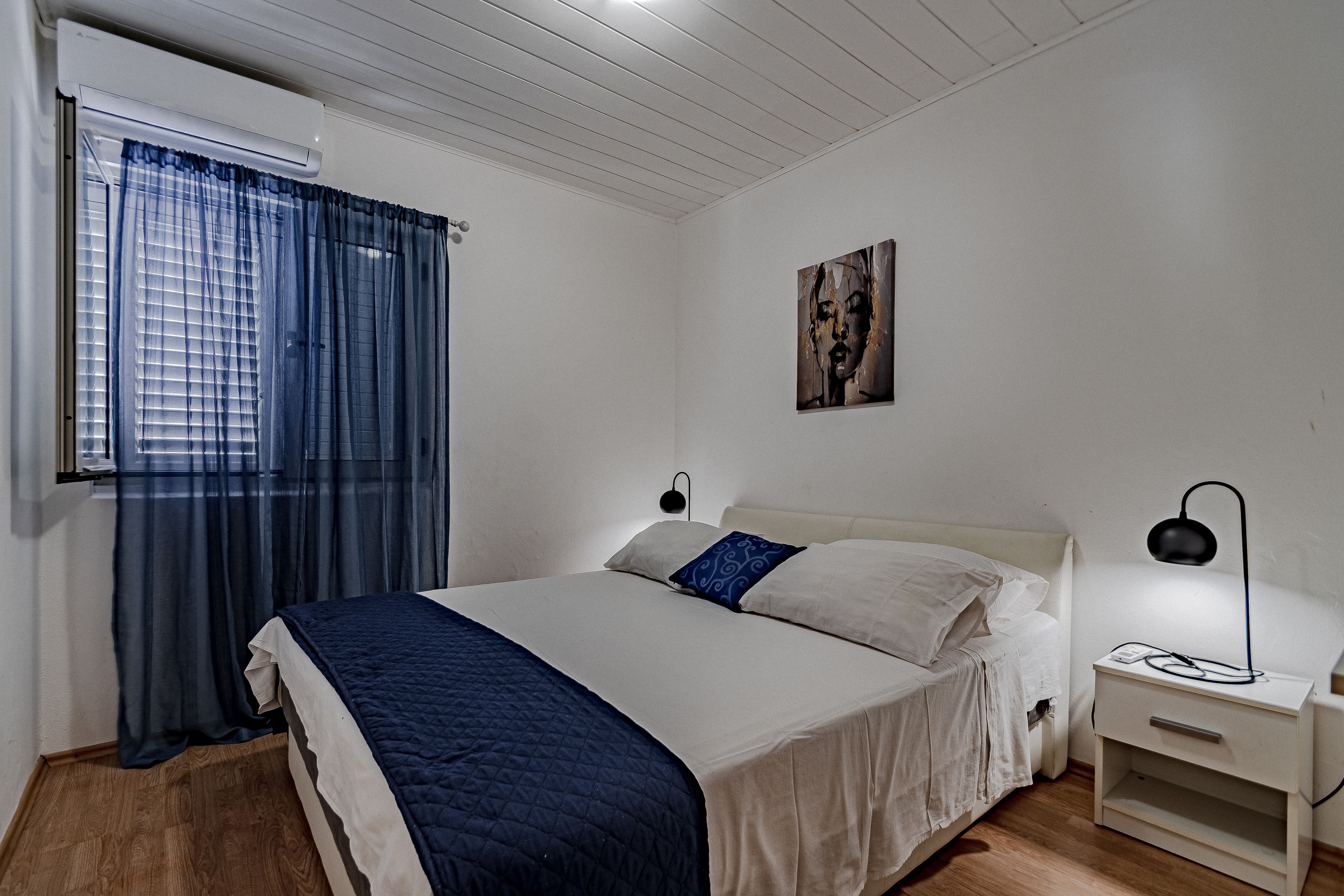 Comfortable and spacious house near beach Cove Stratinčica, Korčula  K