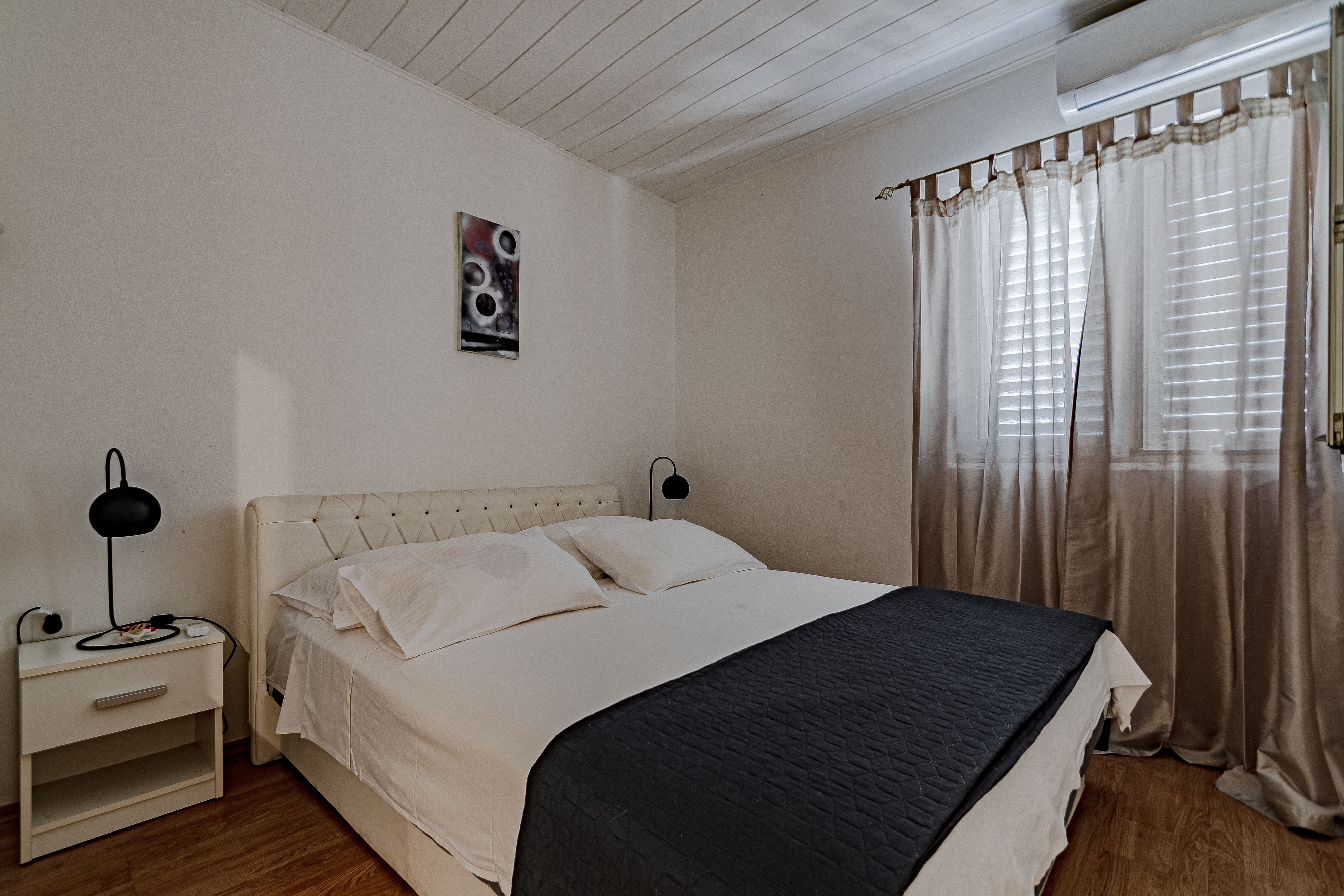Comfortable and spacious house near beach Cove Stratinčica, Korčula  K