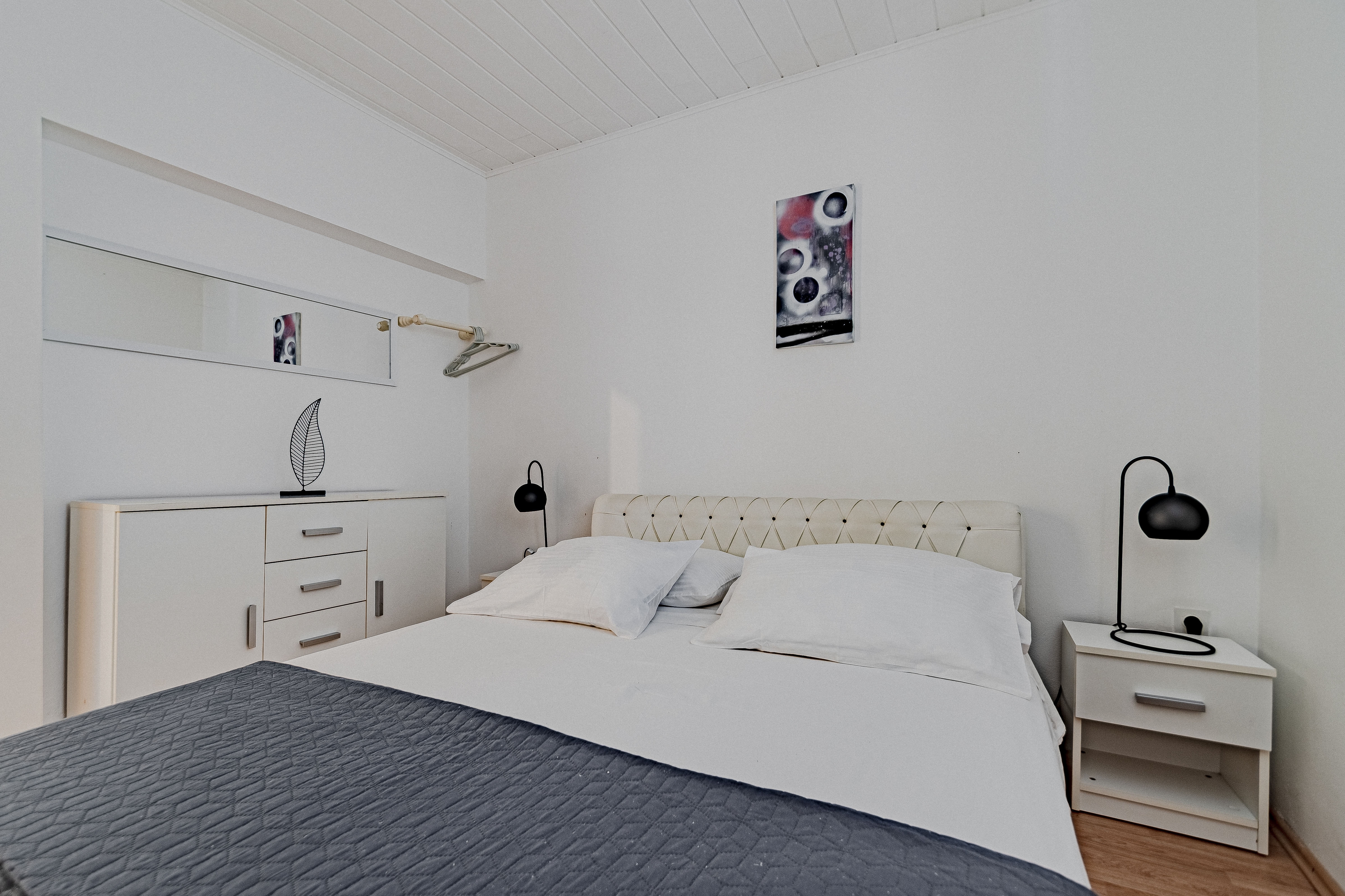 Comfortable and spacious house near beach Cove Stratinčica, Korčula  K