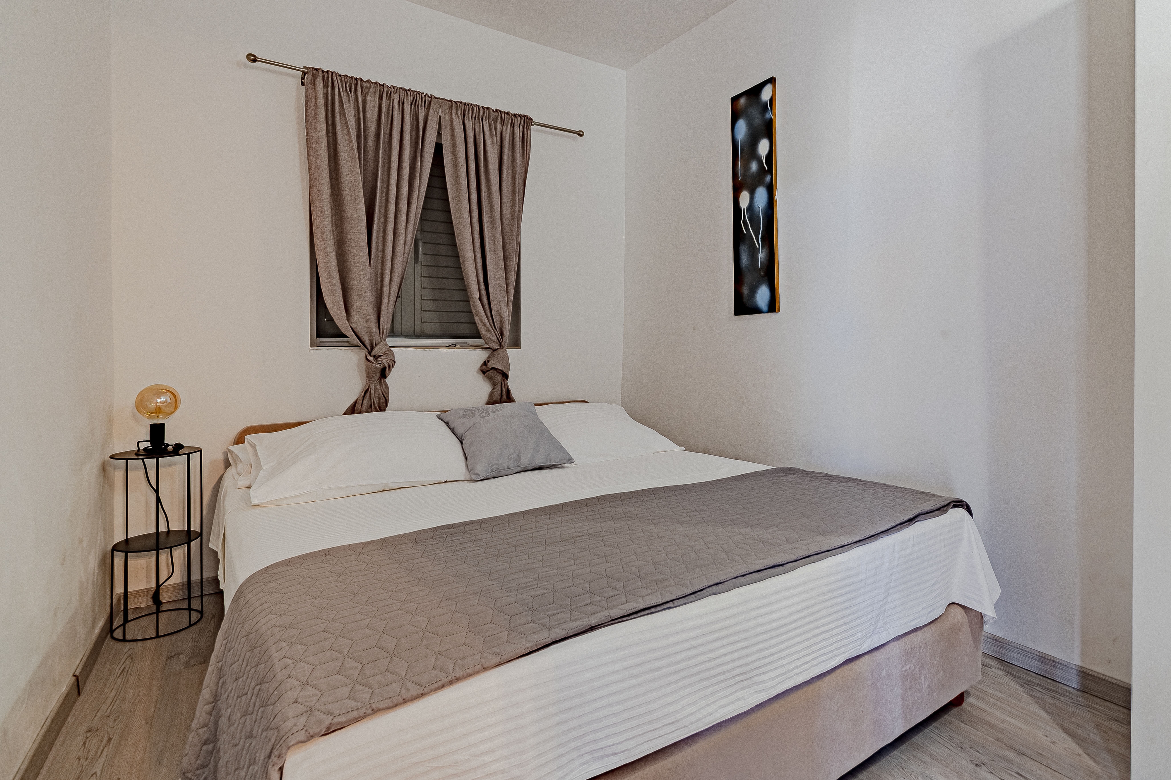 Comfortable and spacious house near beach Cove Stratinčica, Korčula  K