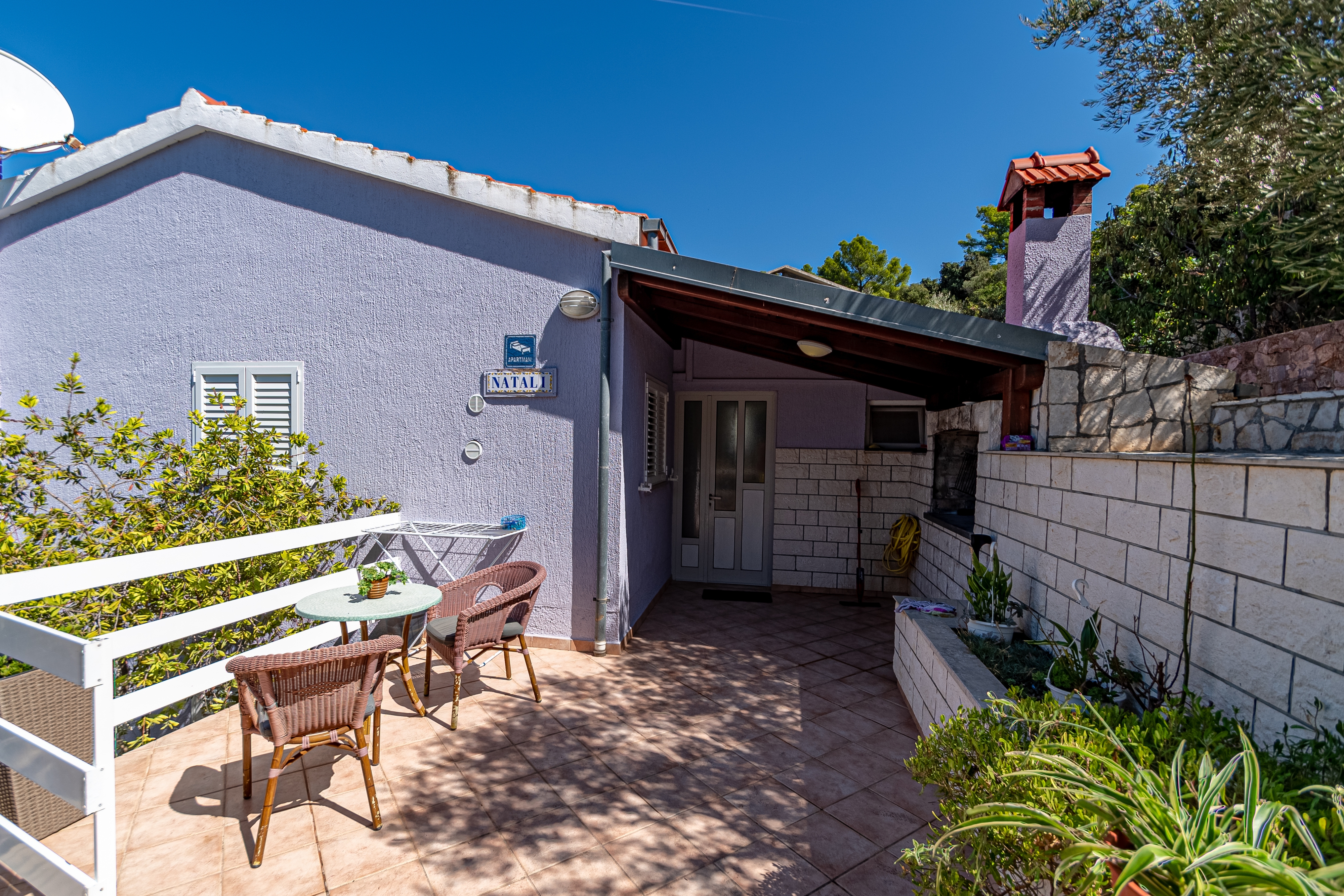 Comfortable and spacious house near beach Cove Stratinčica, Korčula  K