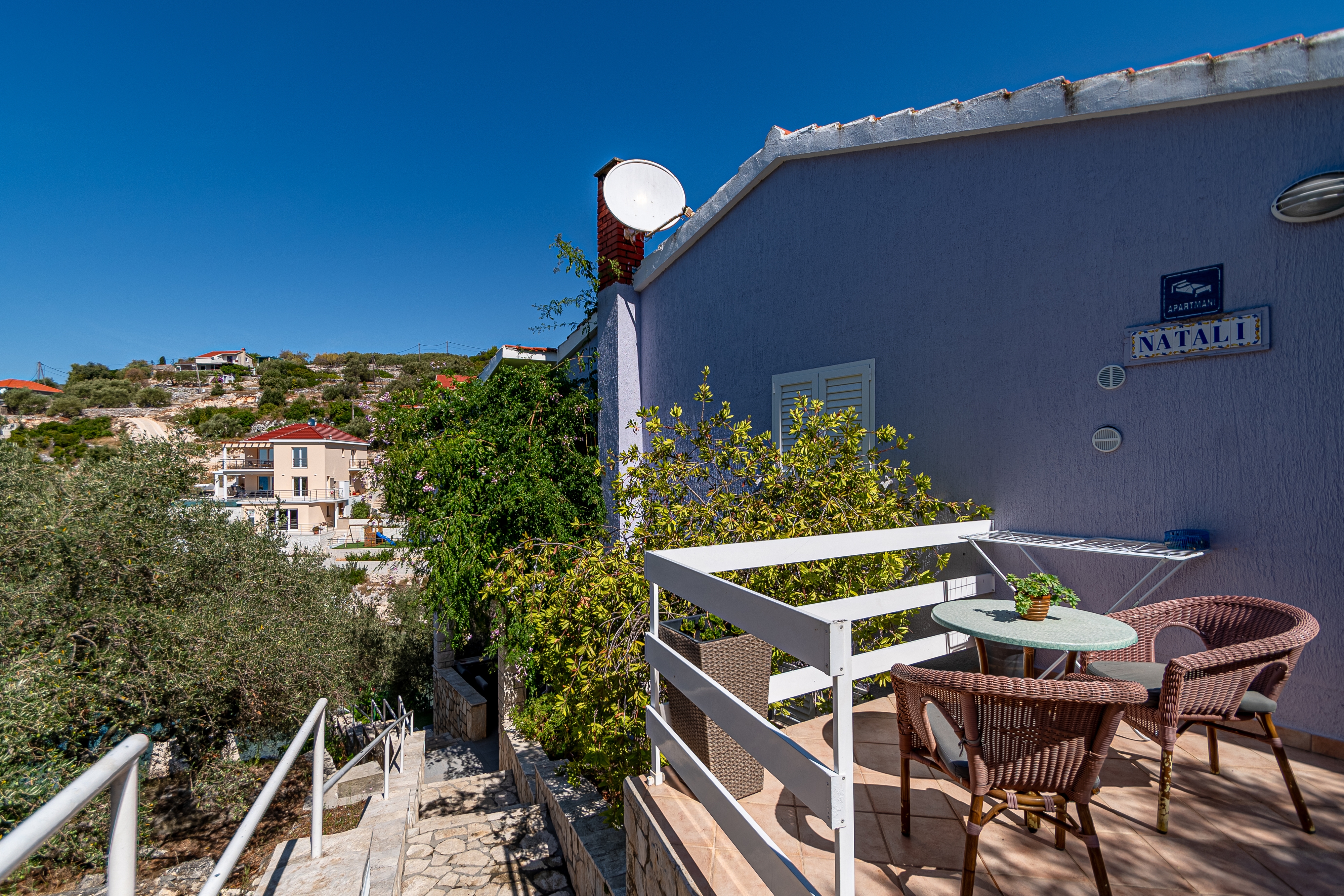 Comfortable and spacious house near beach Cove Stratinčica, Korčula  K