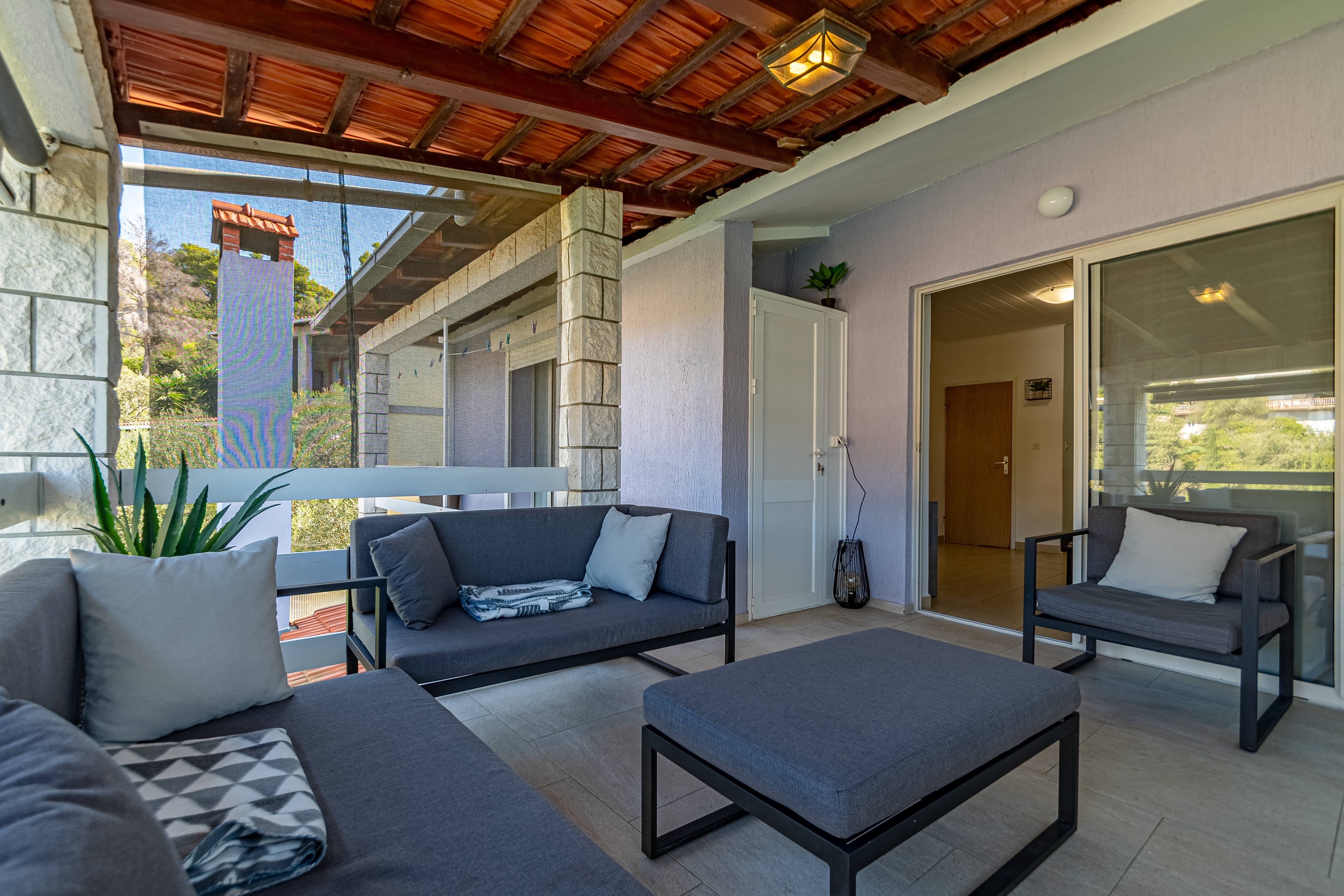 Comfortable and spacious house near beach Cove Stratinčica, Korčula  K