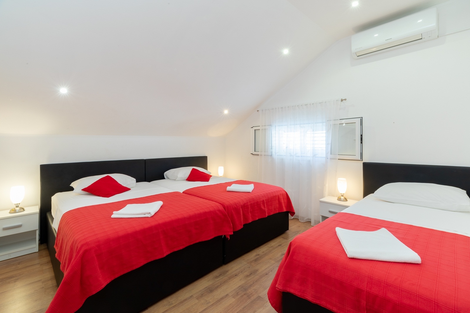 Comfortable and spacious house near beach Brna - Vinačac, Korčula  K