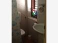 Koupelna Korčula, Koupelna v ubytování typu room, domácí mazlíčci povoleni a WiFi.