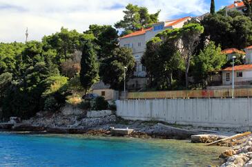 Objekt Medvinjak, Korčula, Objekt 9268 - Apartmaji v bližini morja s prodnato plažo.
