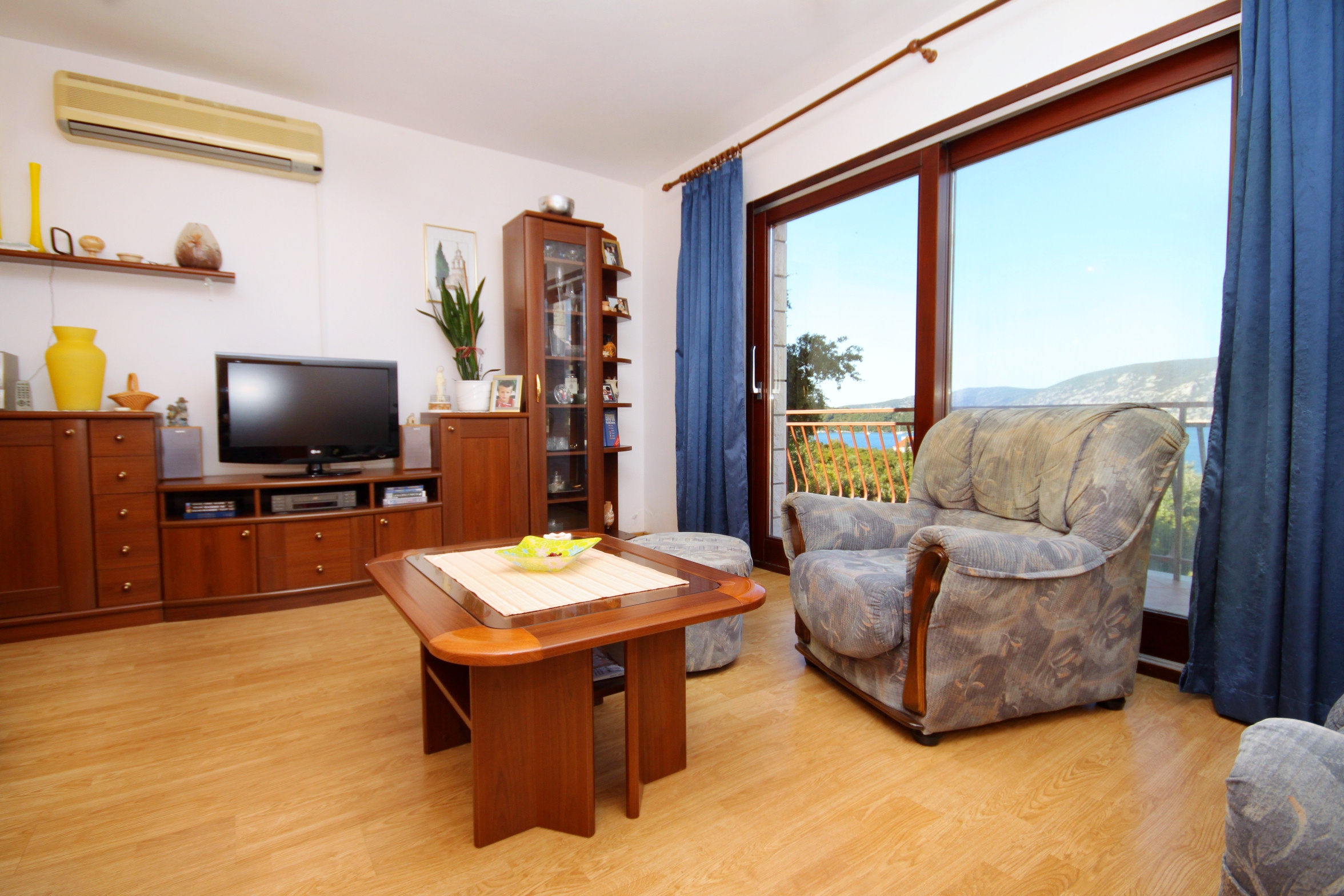 Three bedroom apartment with terrace and sea view Kneža, Korčula (A-9269-a)