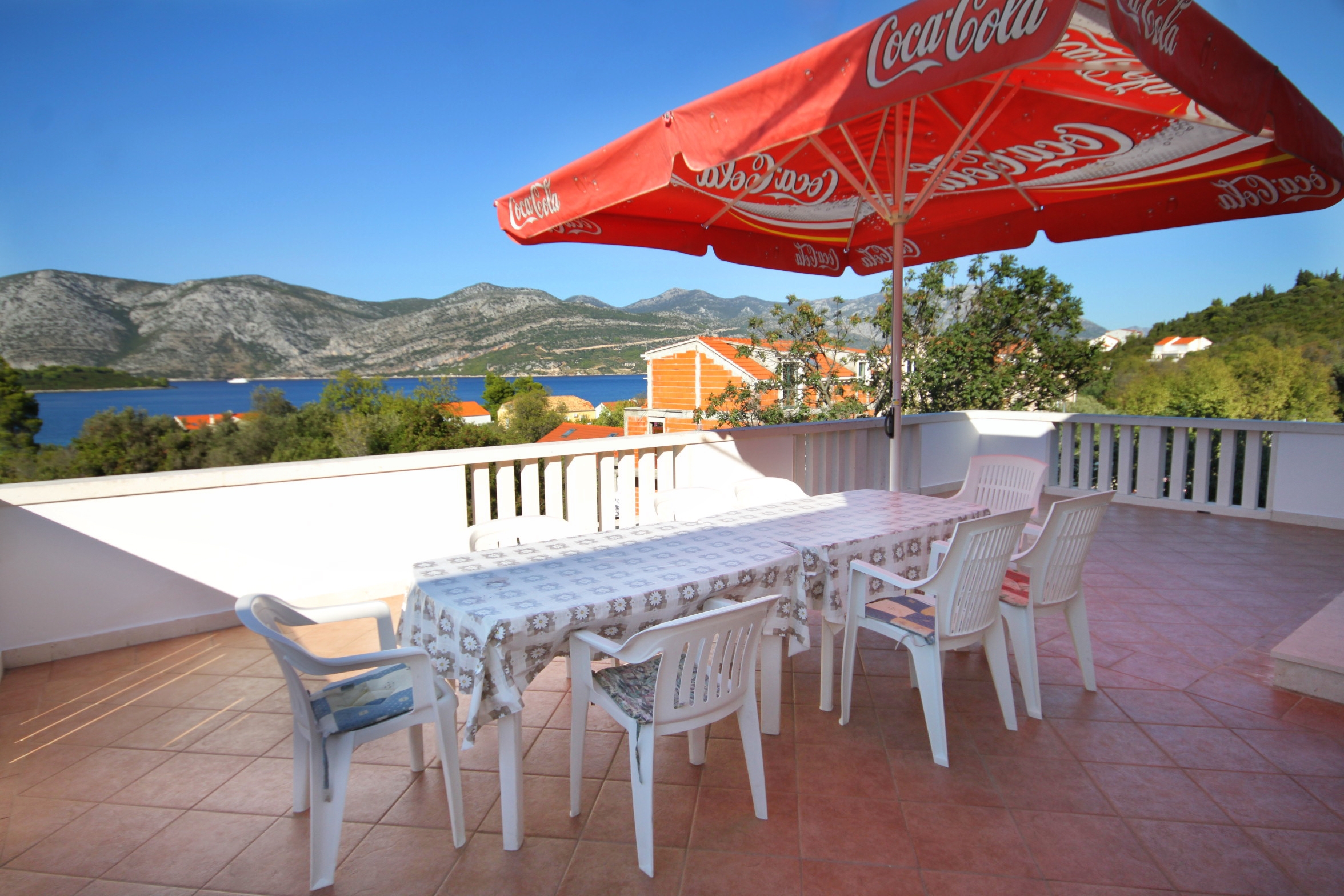 Three bedroom apartment with terrace and sea view Kneža, Korčula  A-a