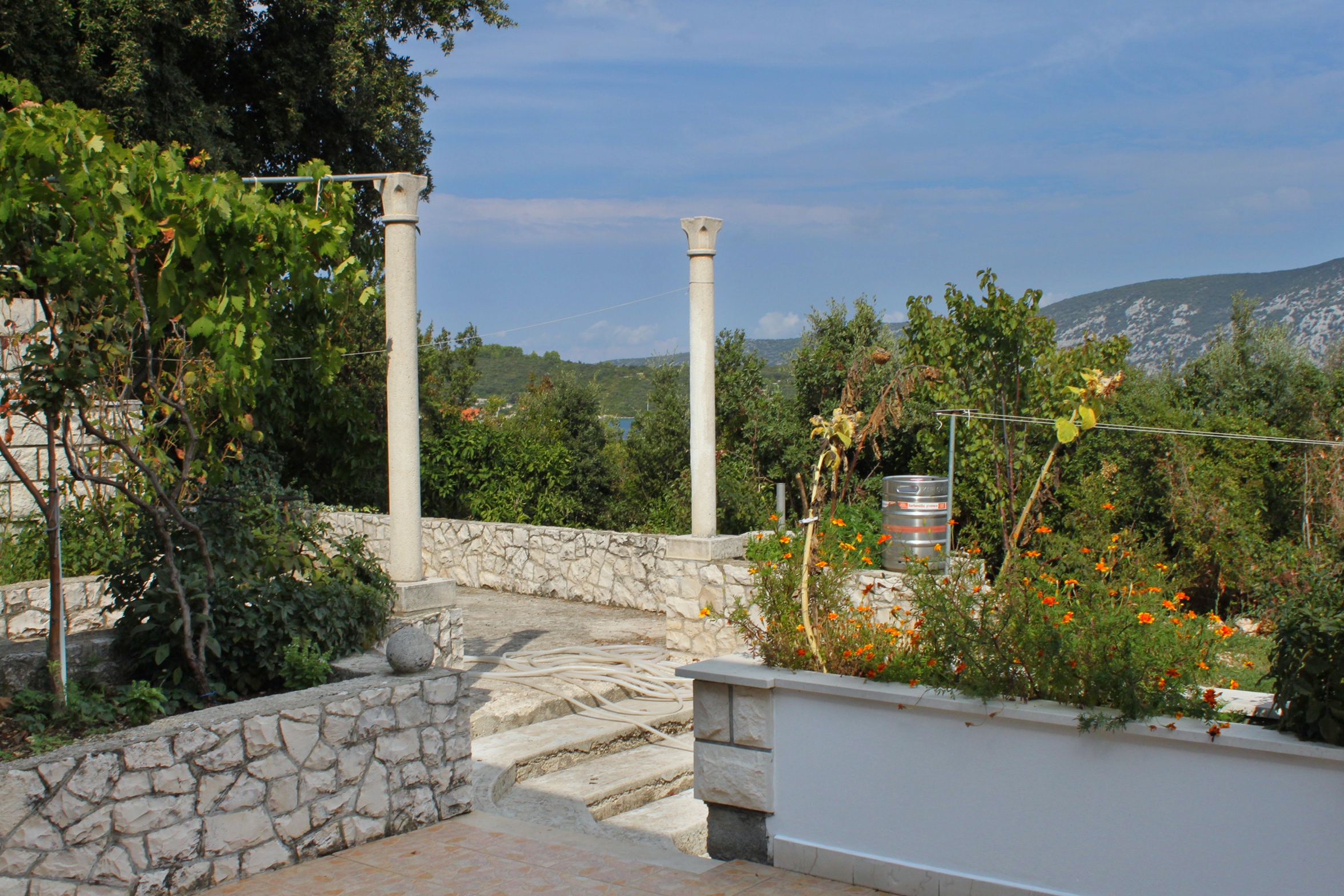 Two bedroom apartment with terrace Kneža, Korčula  A-b