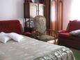 Ložnice 2 Vodice, Ložnice 2 v ubytování typu apartment, domácí mazlíčci povoleni a WiFi.