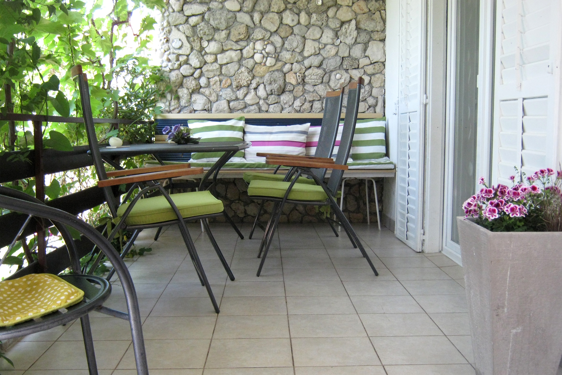 Four-bedroom apartment with terrace Vodice  A-a