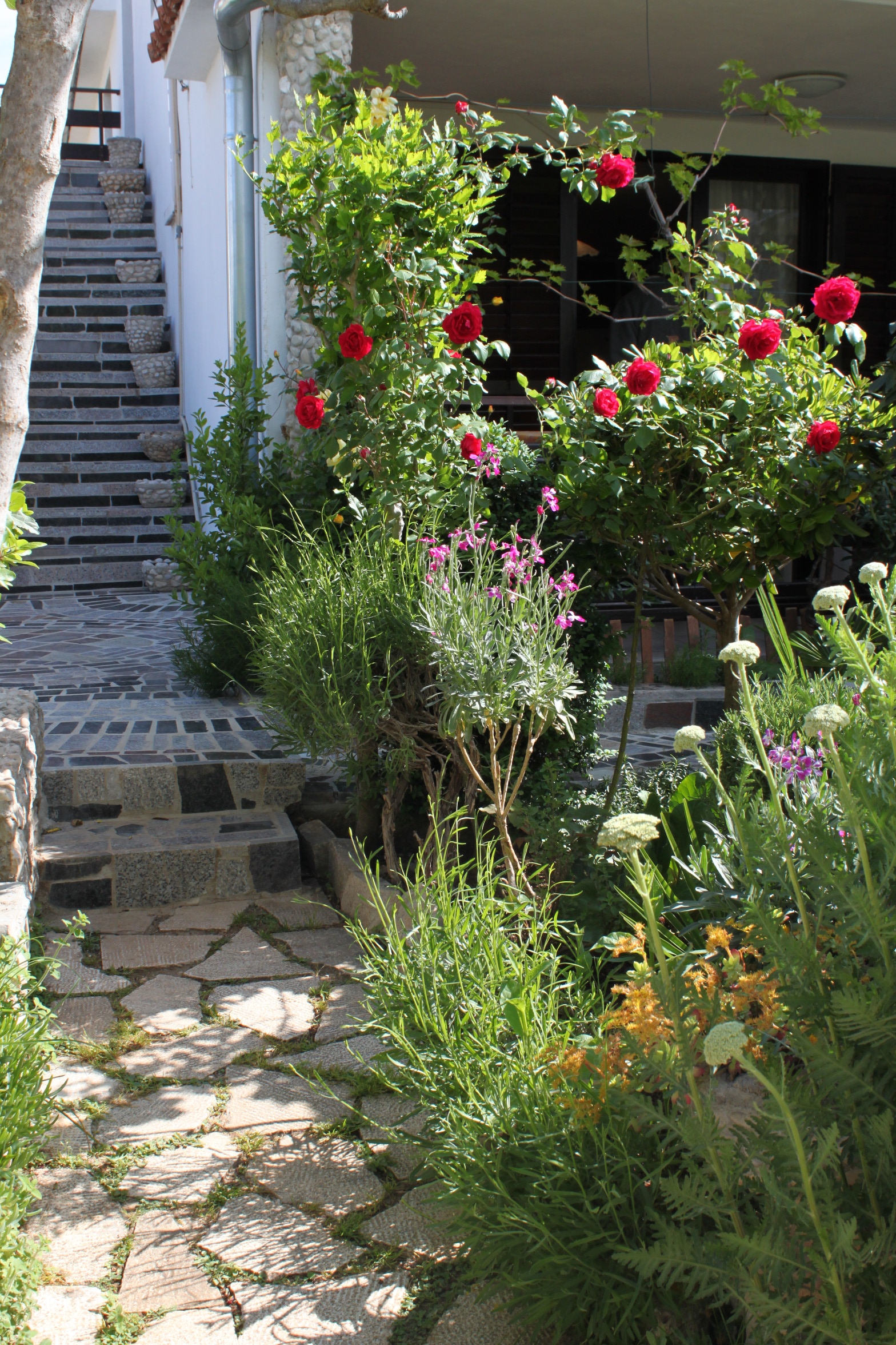 Four-bedroom apartment with terrace Vodice  A-a