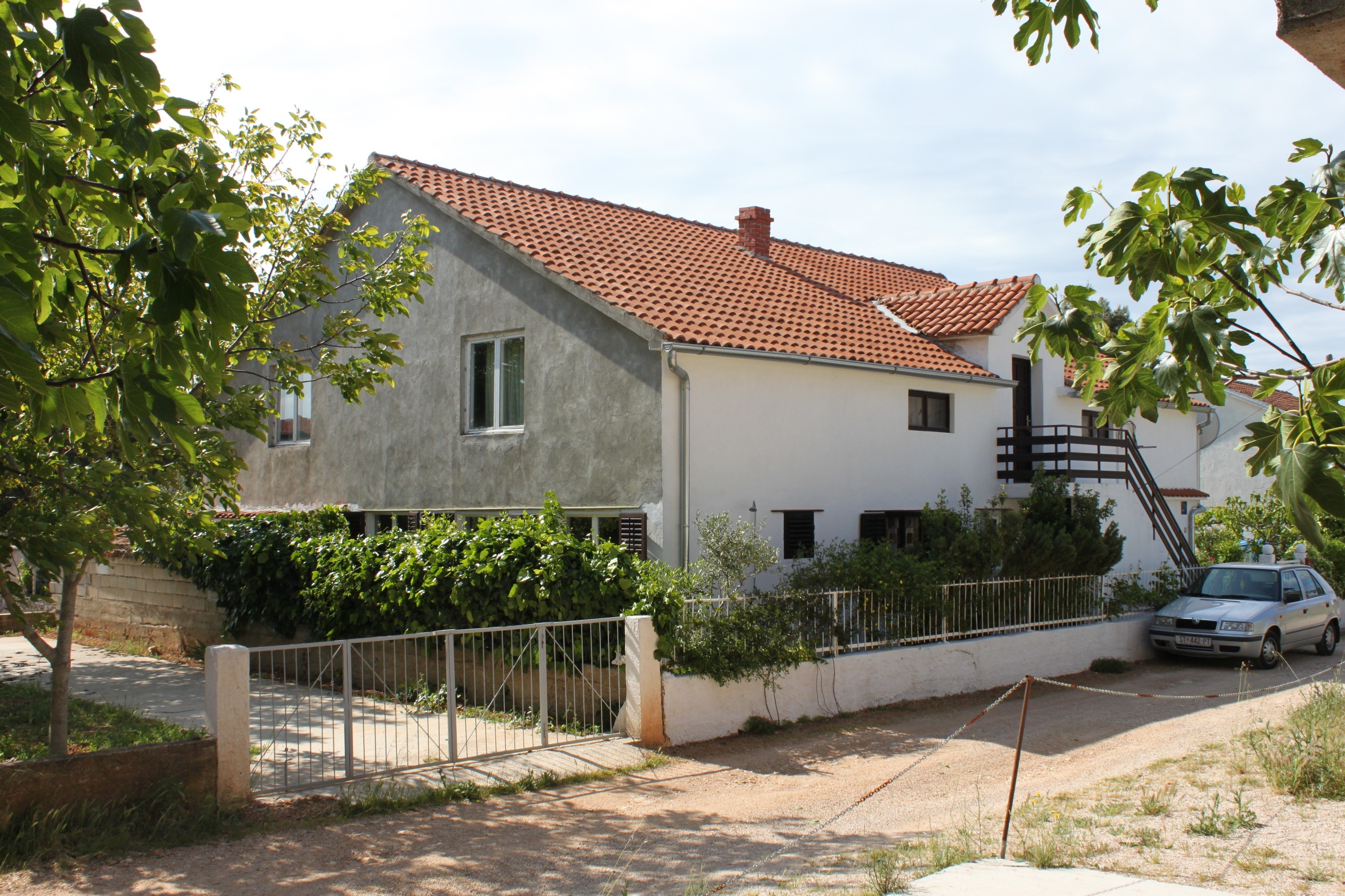 Four-bedroom apartment with terrace Vodice  A-a