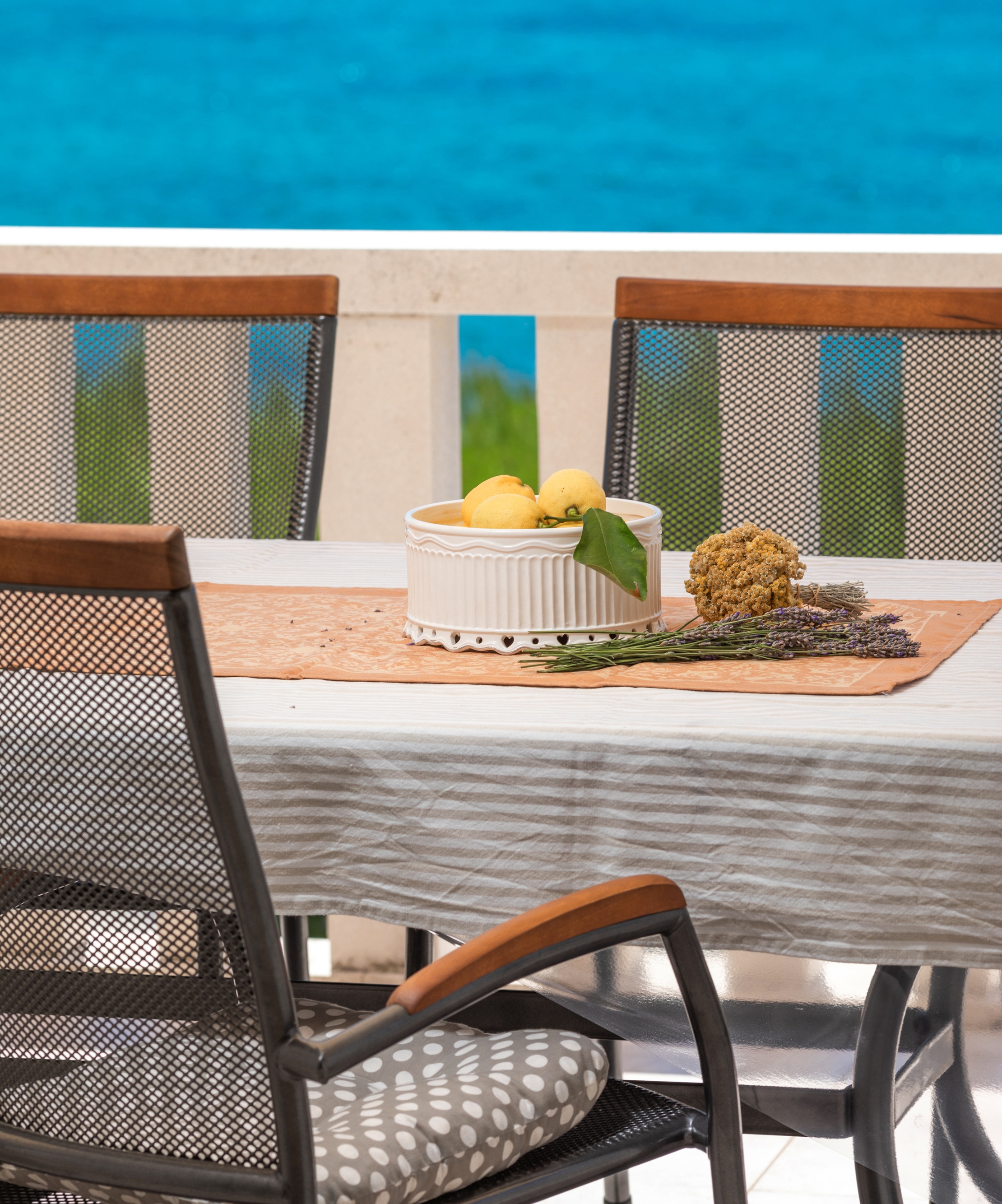 Three bedroom apartment near beach Cove Gradina, Korčula  A-a