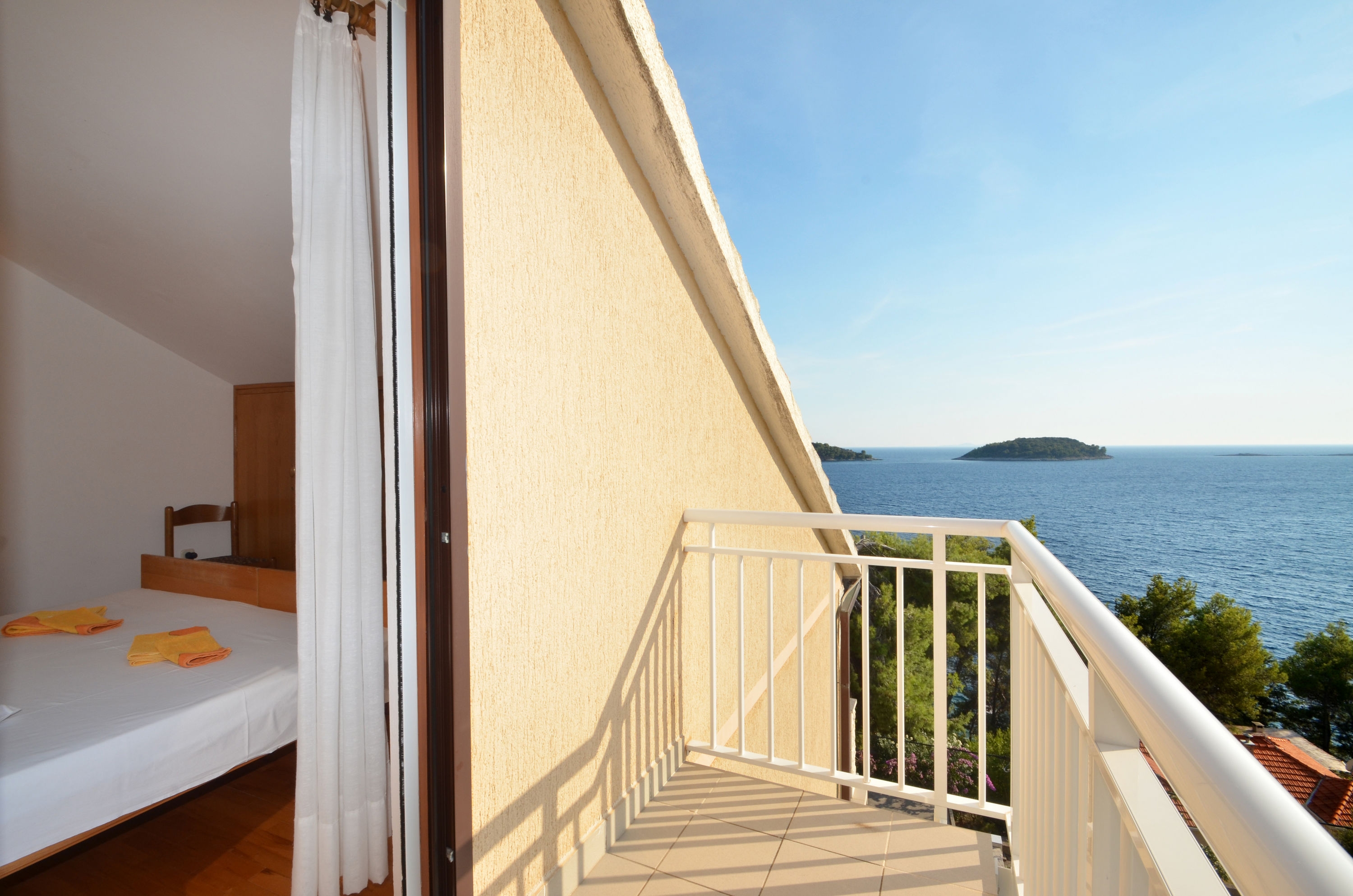 Two bedroom apartment near beach Prižba, Korčula  A-a