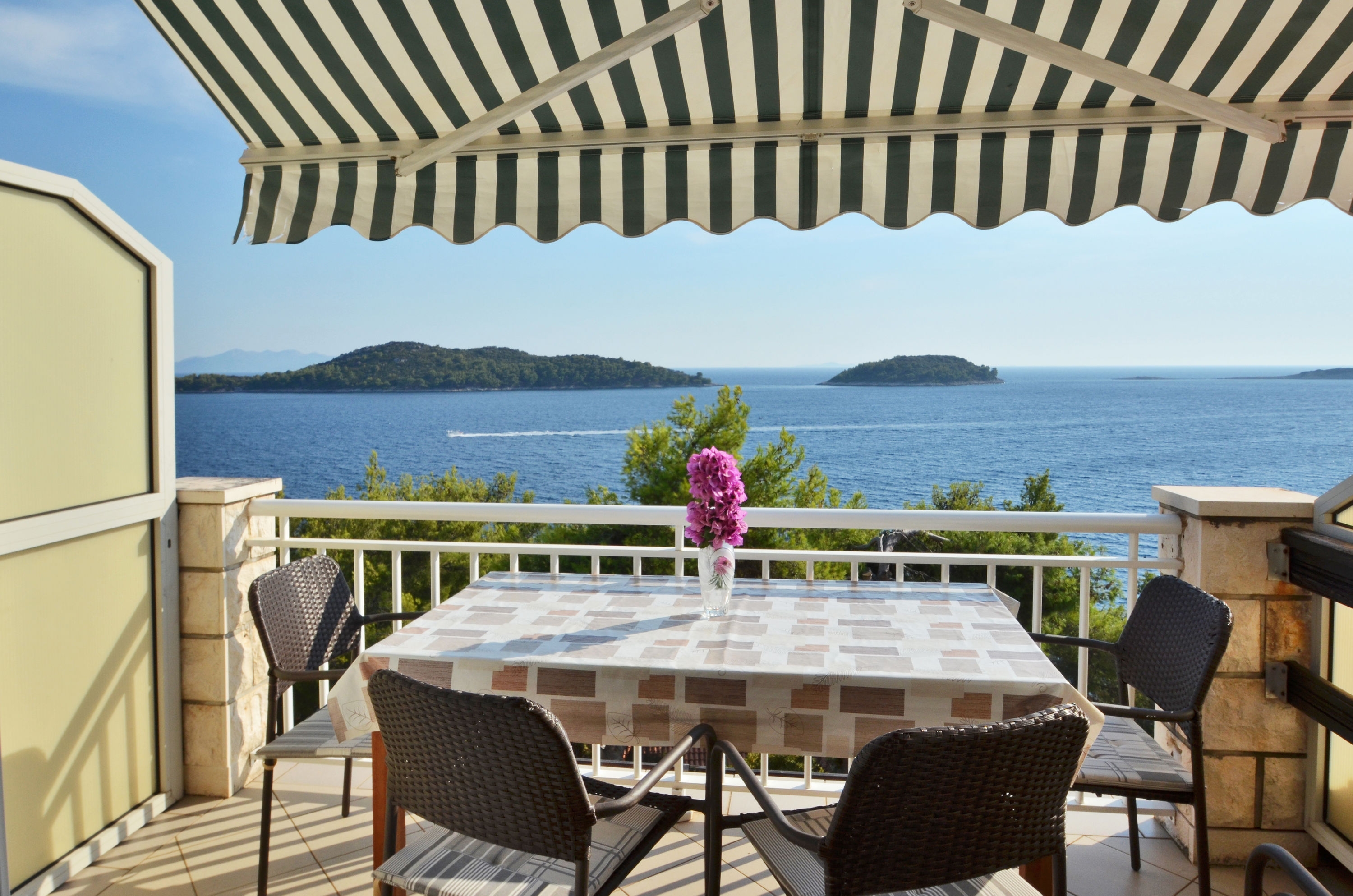 Two bedroom apartment near beach Prižba, Korčula  A-a