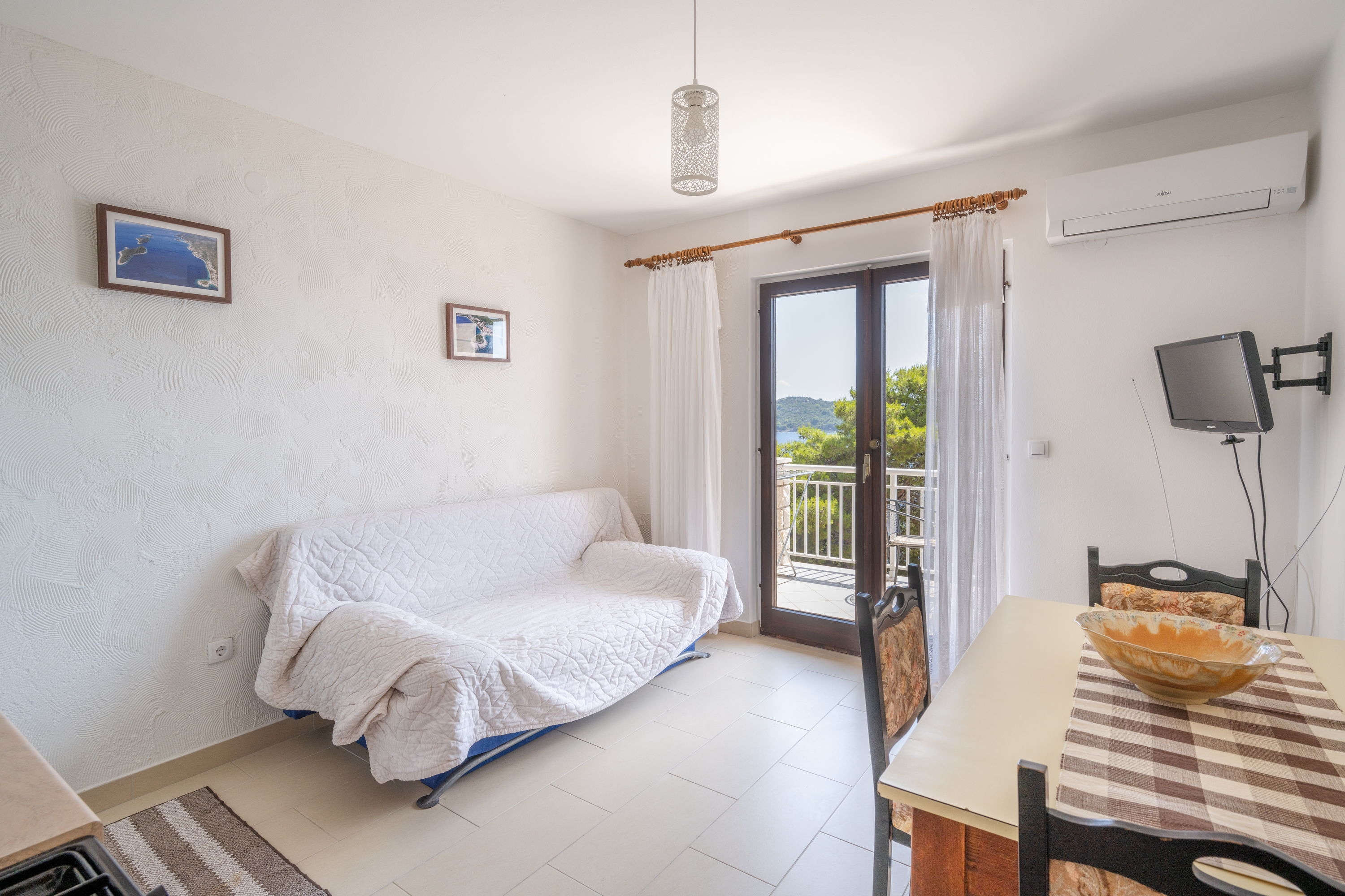 One bedroom apartment near beach Prižba, Korčula (A-9276-c)
