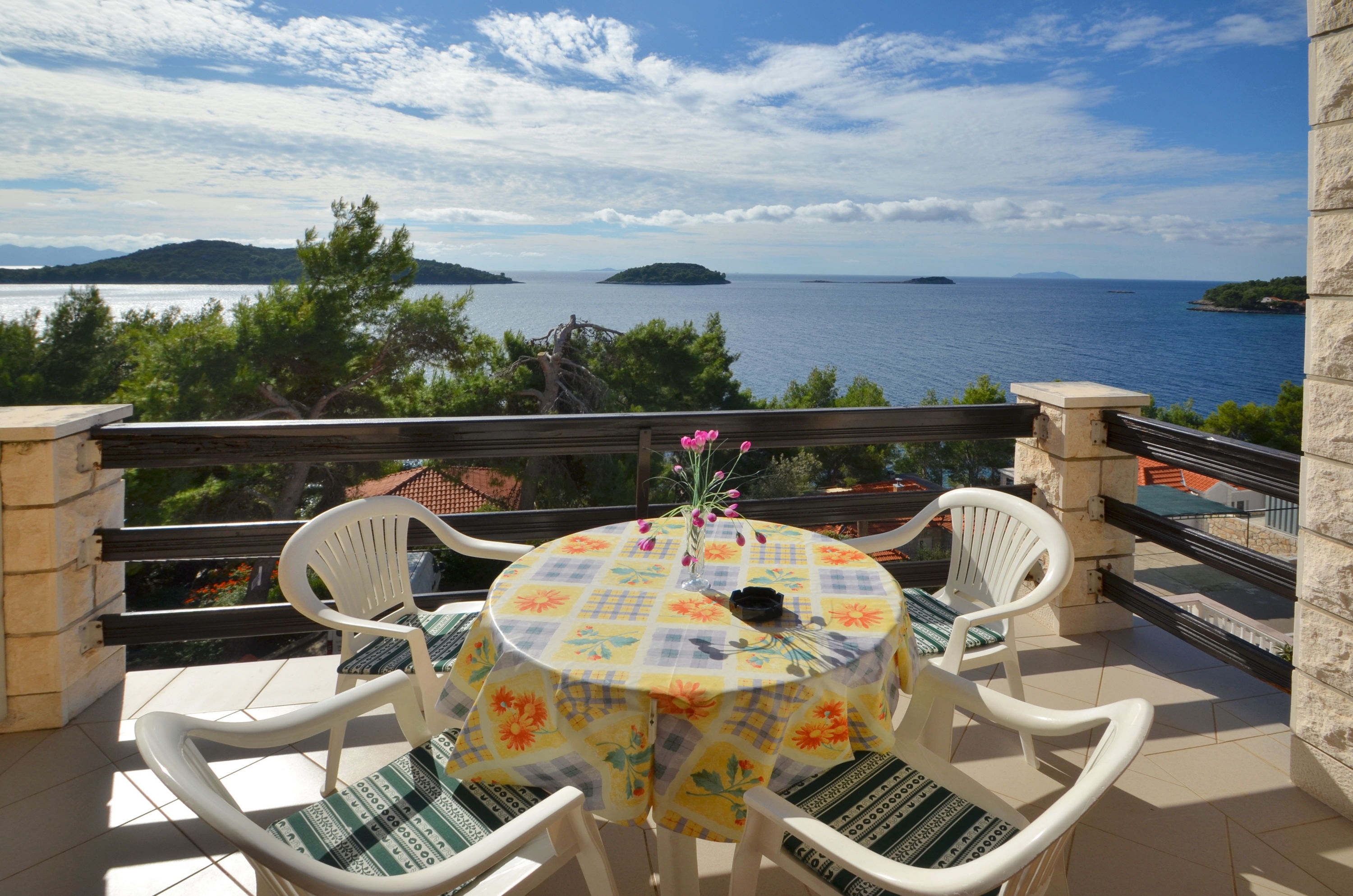 One bedroom apartment near beach Prižba, Korčula  A-c