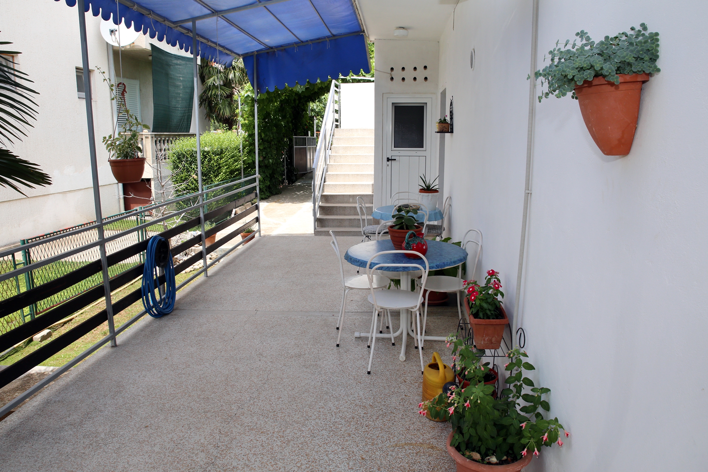 Dvosobni apartman s terasom Vodice  A-a