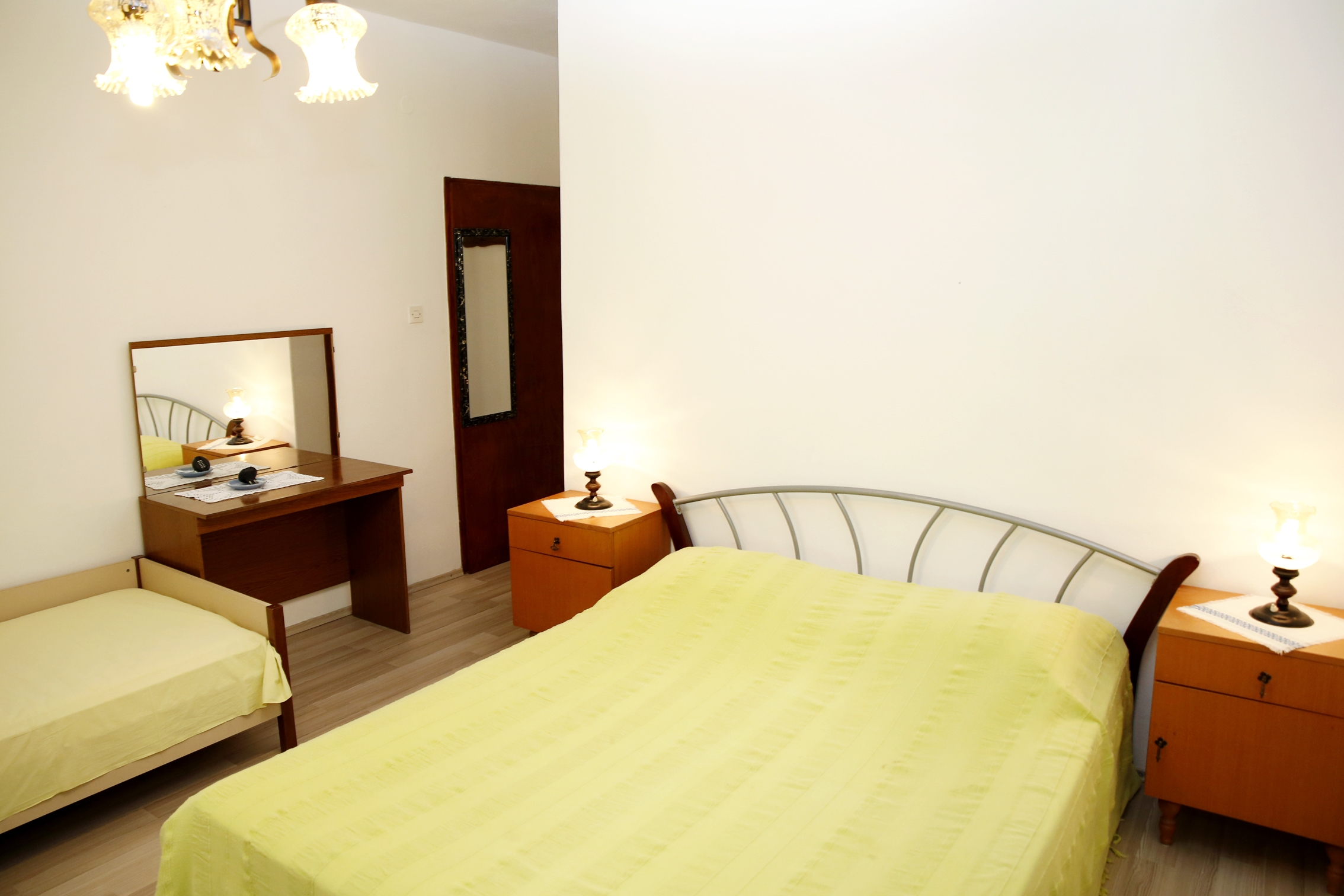 Jednosobni apartman s terasom Vodice  A-b