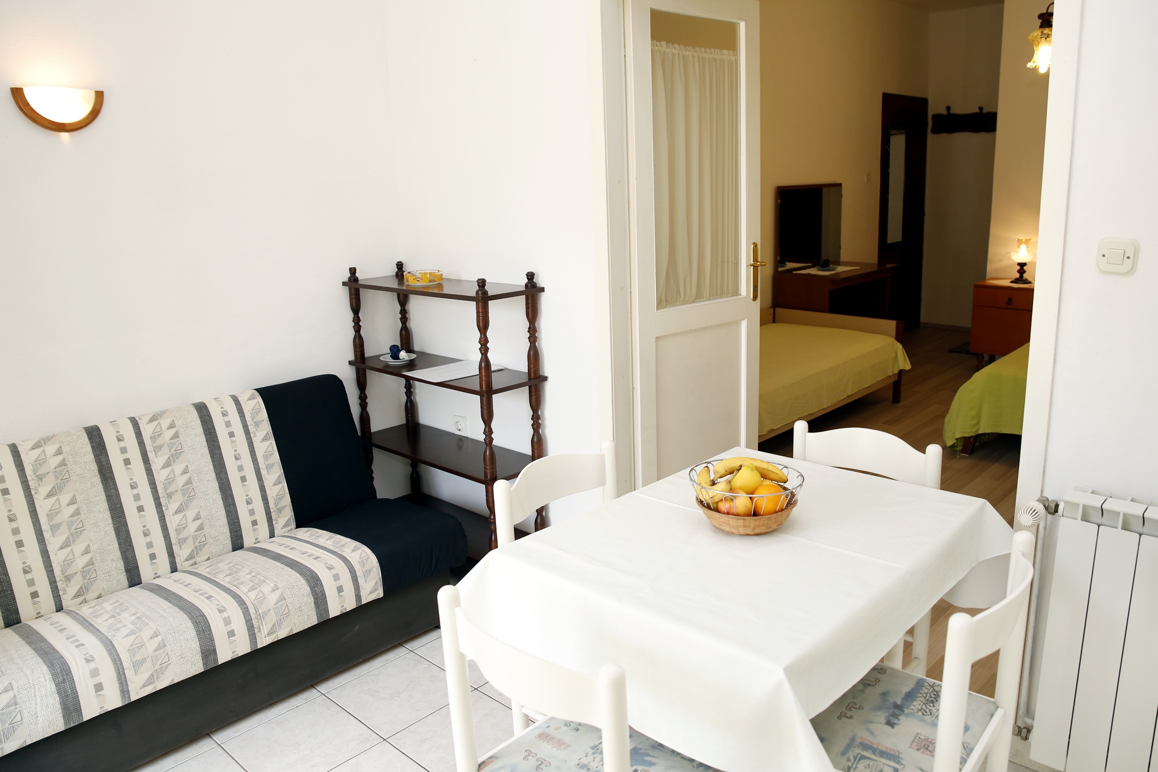 Jednosobni apartman s terasom Vodice  A-b