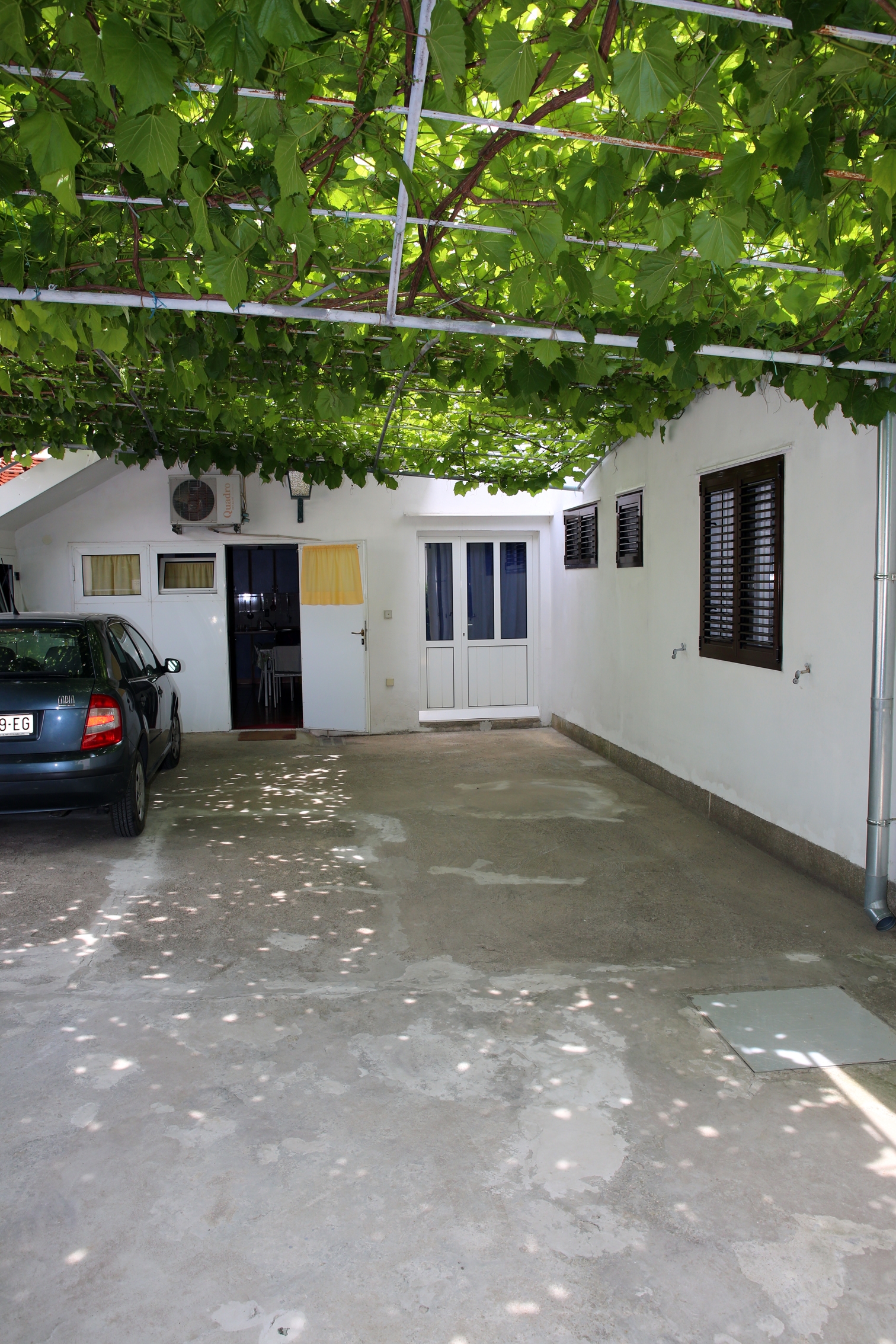 Jednosobni apartman s terasom Vodice  A-b