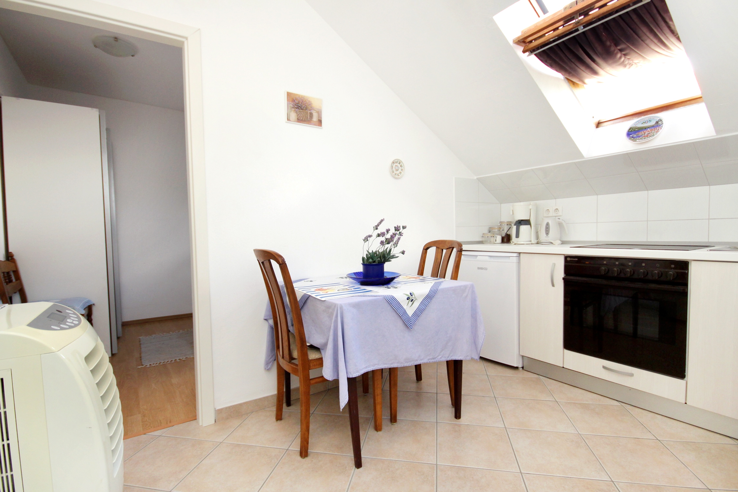 One bedroom apartment with terrace and sea view Zavalatica, Korčula (A-9280-a)