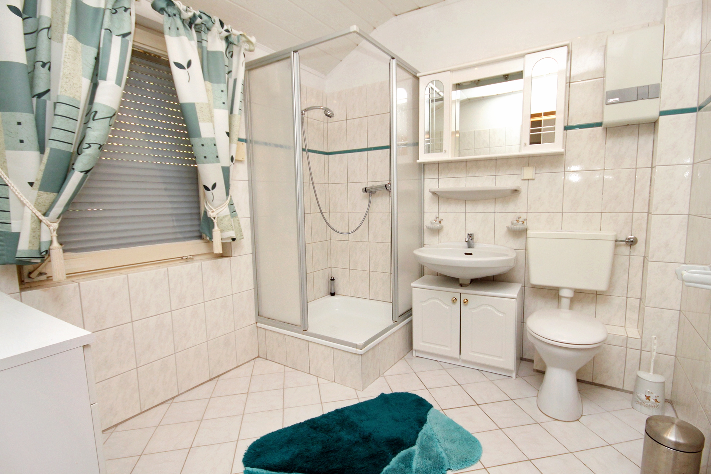 Two bedroom apartment near beach Zavalatica, Korčula  A-a
