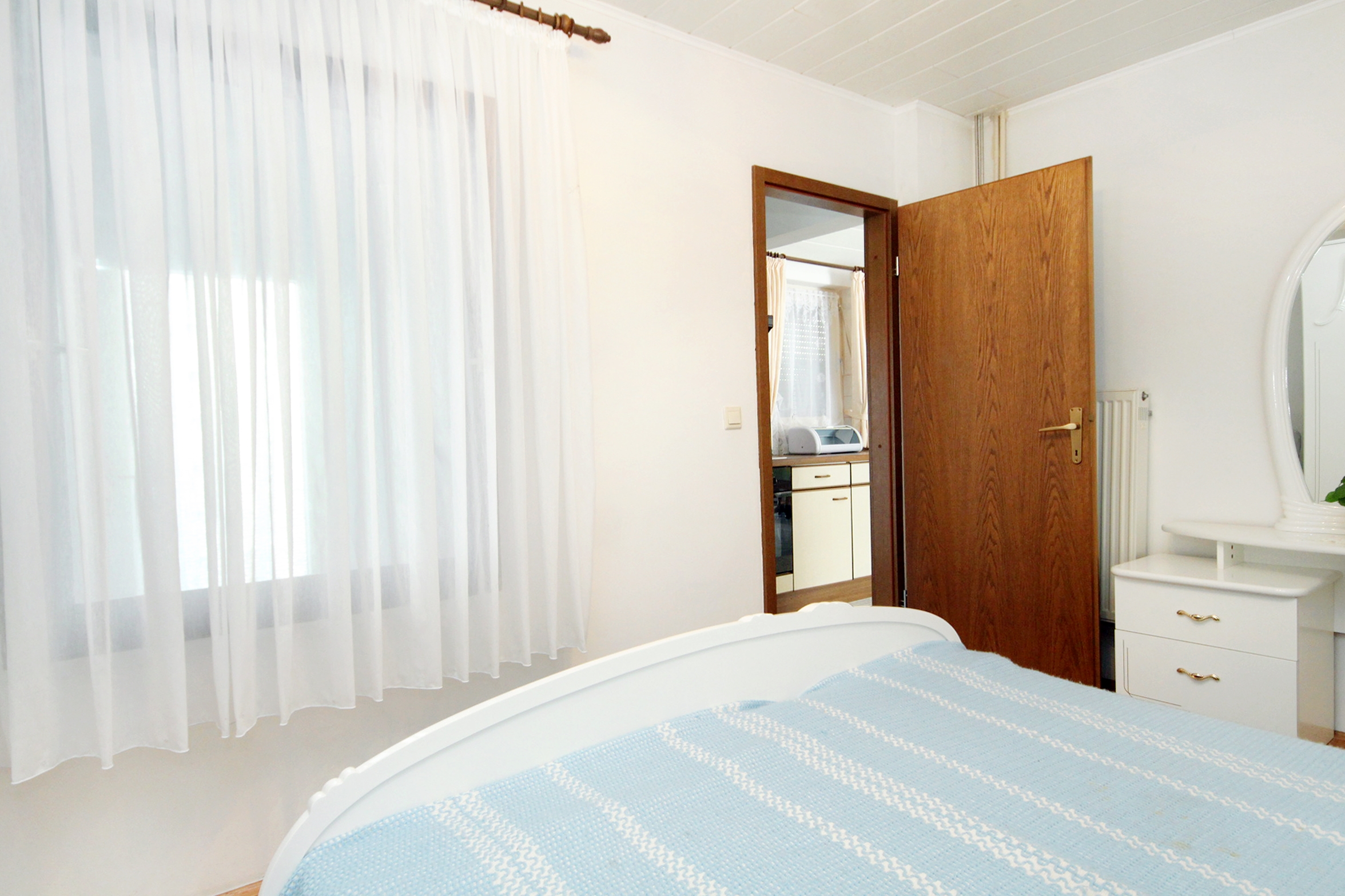 Two bedroom apartment near beach Zavalatica, Korčula  A-a