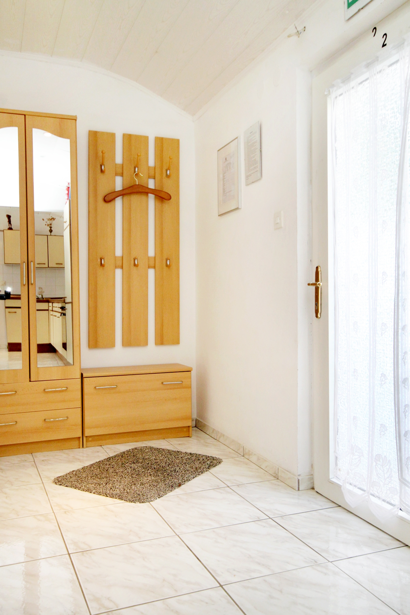 Two bedroom apartment near beach Zavalatica, Korčula  A-a