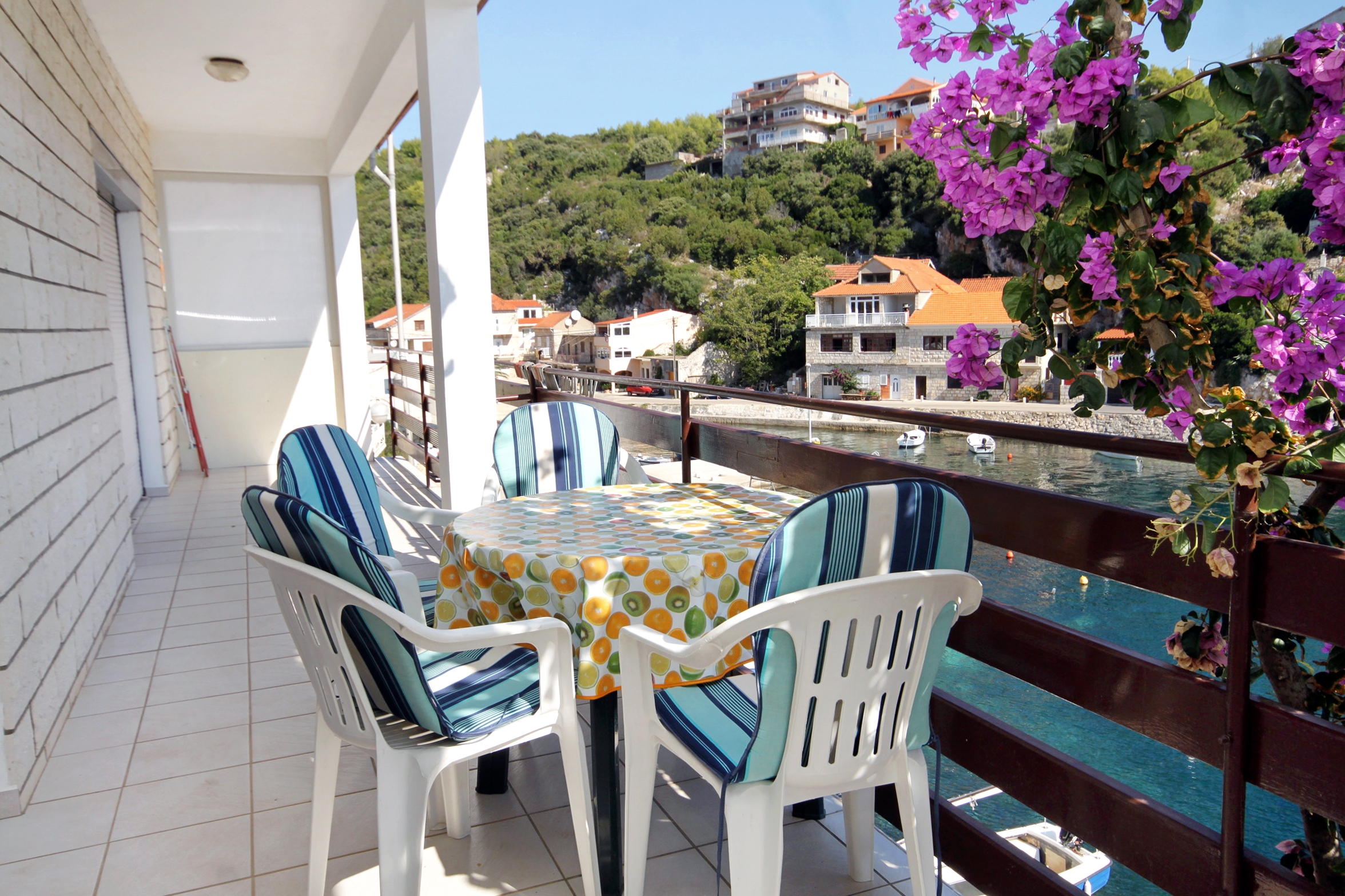 Two bedroom apartment near beach Zavalatica, Korčula (A-9285-b)