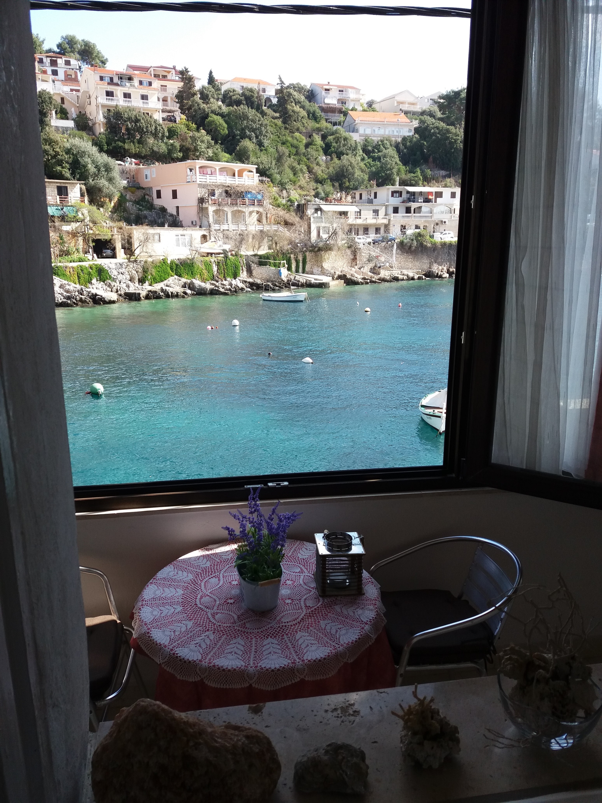 Two bedroom apartment near beach Zavalatica, Korčula  A-c