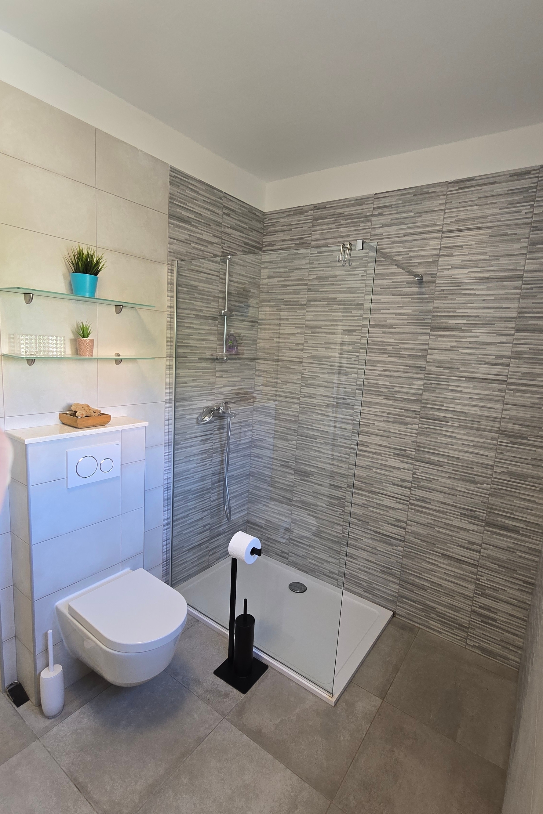 Three bedroom apartment with terrace and sea view Brna, Korčula  A-a