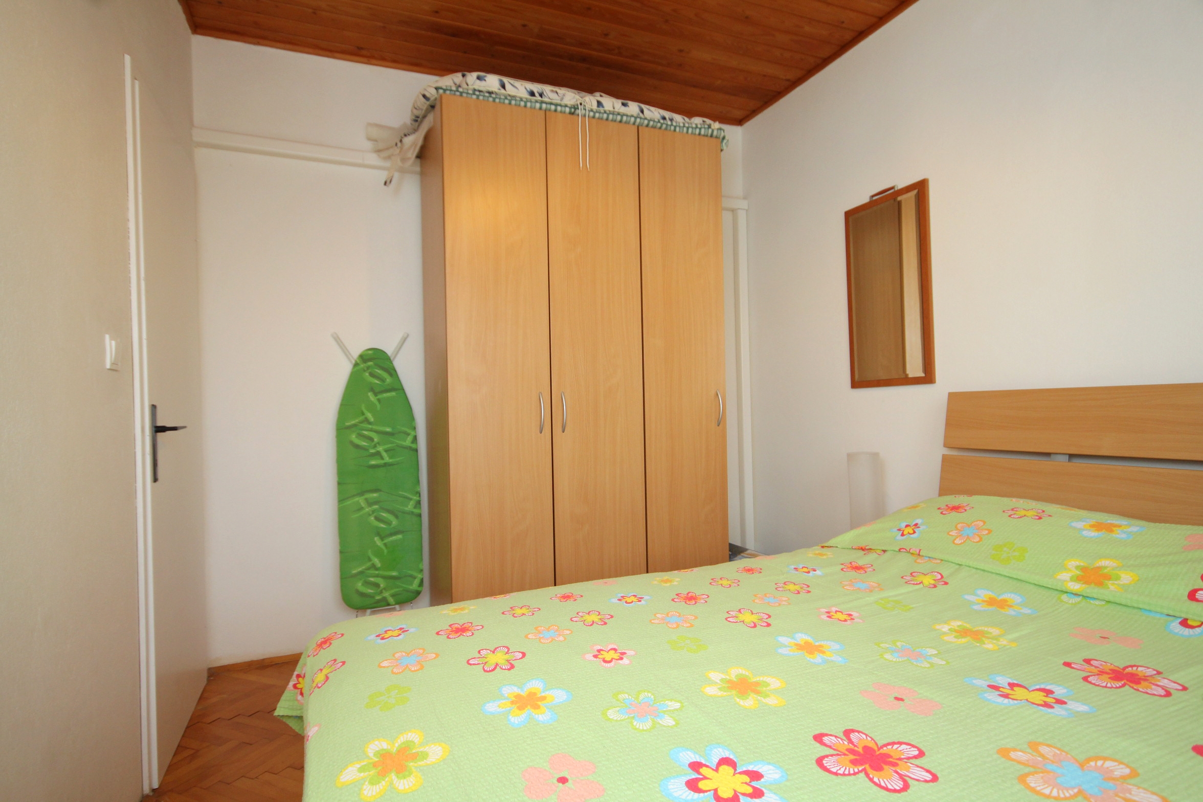 Three bedroom apartment with terrace and sea view Brna, Korčula  A-a