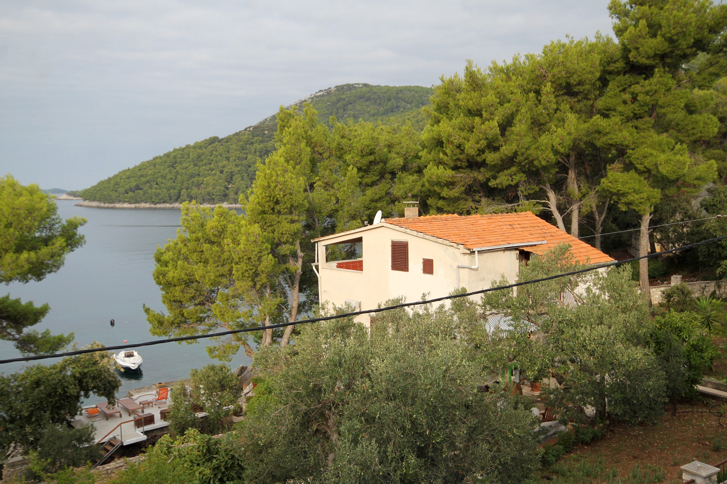 Three bedroom apartment with terrace and sea view Brna, Korčula  A-a
