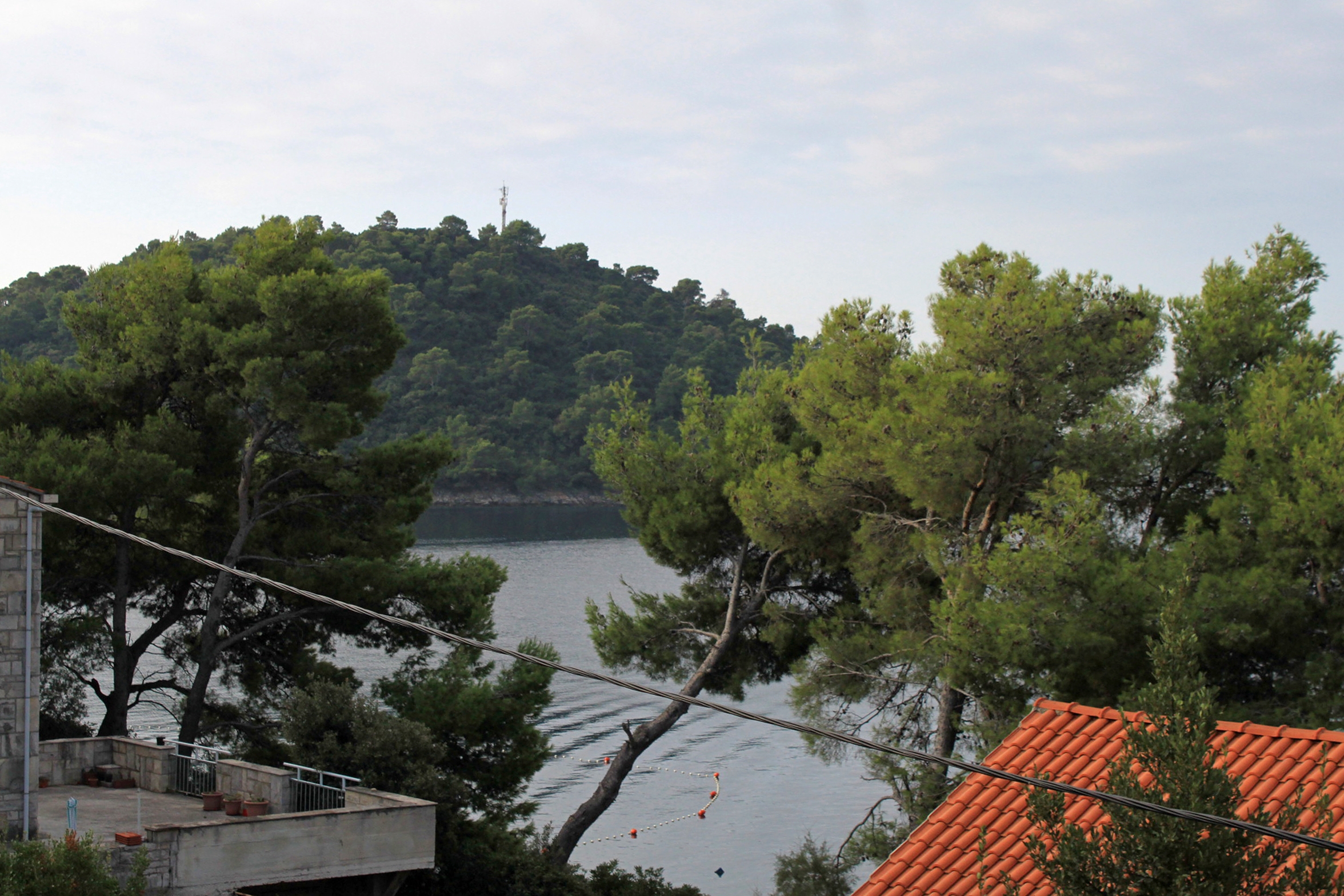 Three bedroom apartment with terrace and sea view Brna, Korčula  A-a