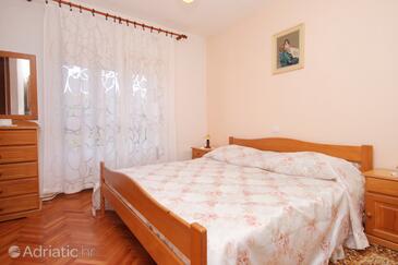 Lumbarda, Dormitorio in the room, (pet friendly) y WiFi.