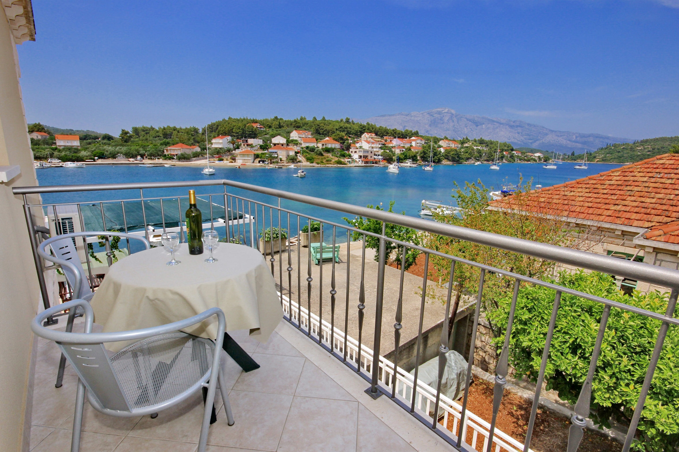 One bedroom apartment near beach Lumbarda, Korčula  A-a