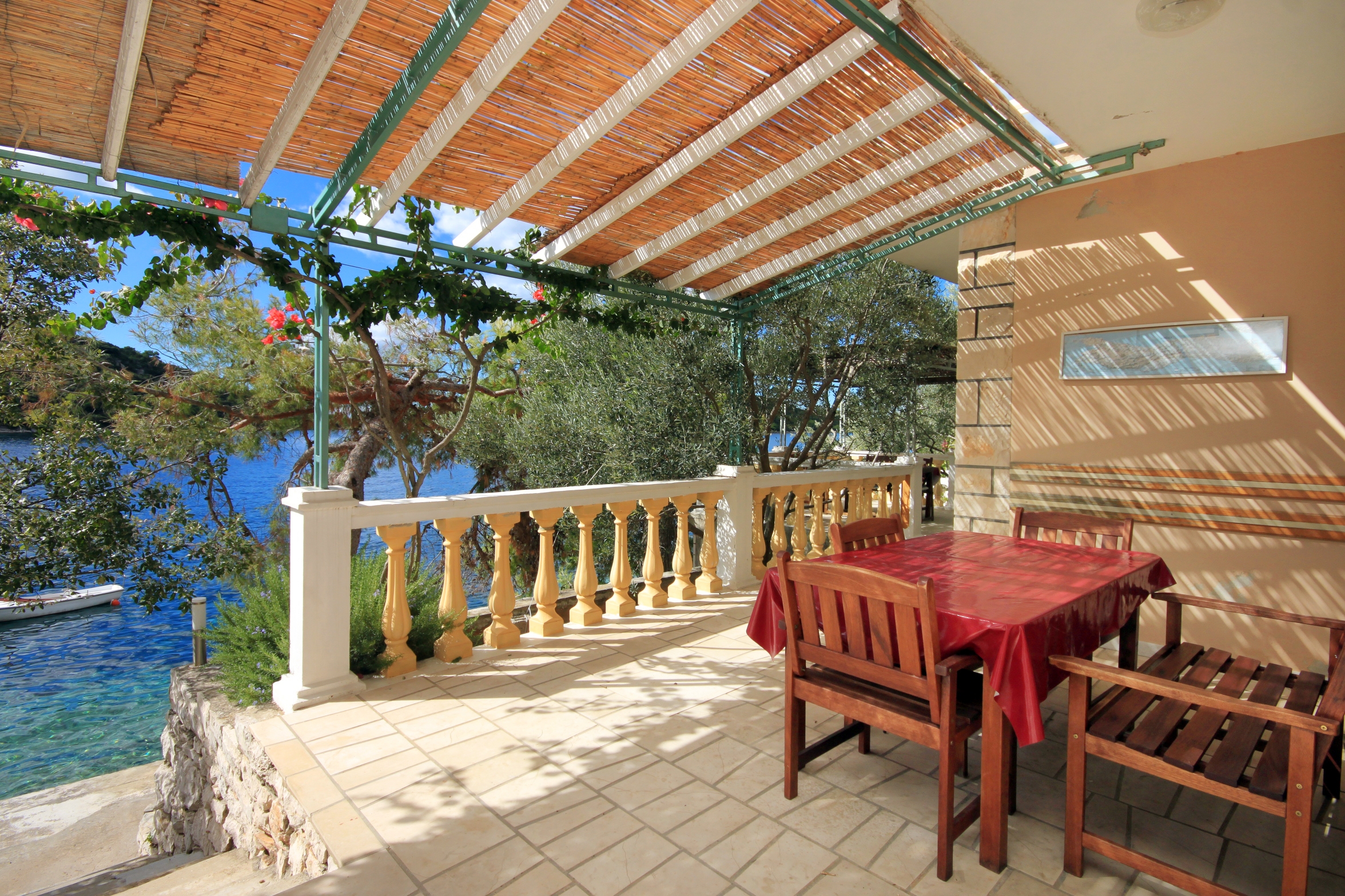 One bedroom apartment near beach Karbuni, Korčula (A-9308-c) One bedroom apartment near beach Karbuni, Korčula (A-9308-c)