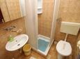 Zavalatica, Bathroom 1 in the apartment, (pet friendly) and WiFi.