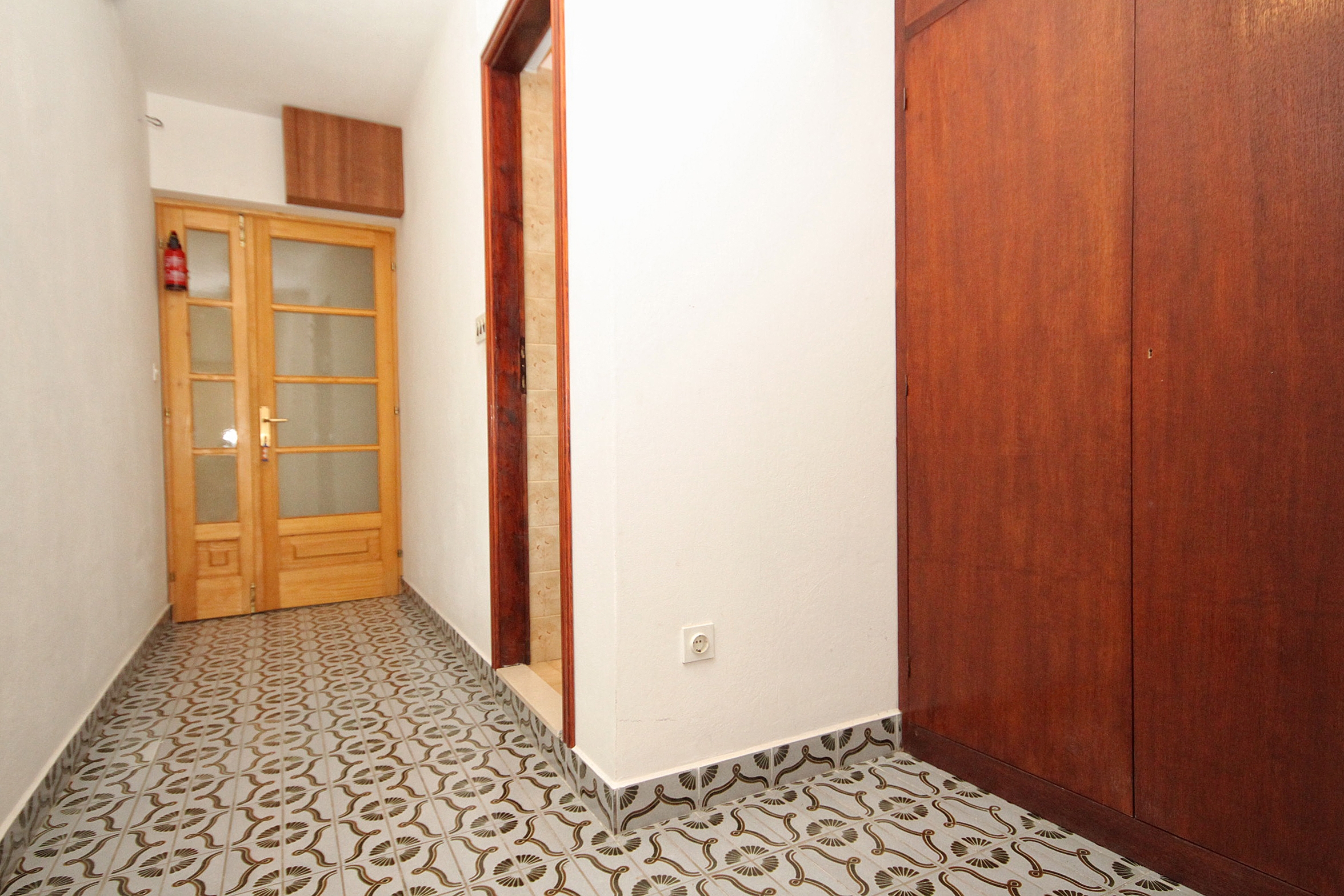 Two bedroom apartment near beach Zavalatica, Korčula  A-a