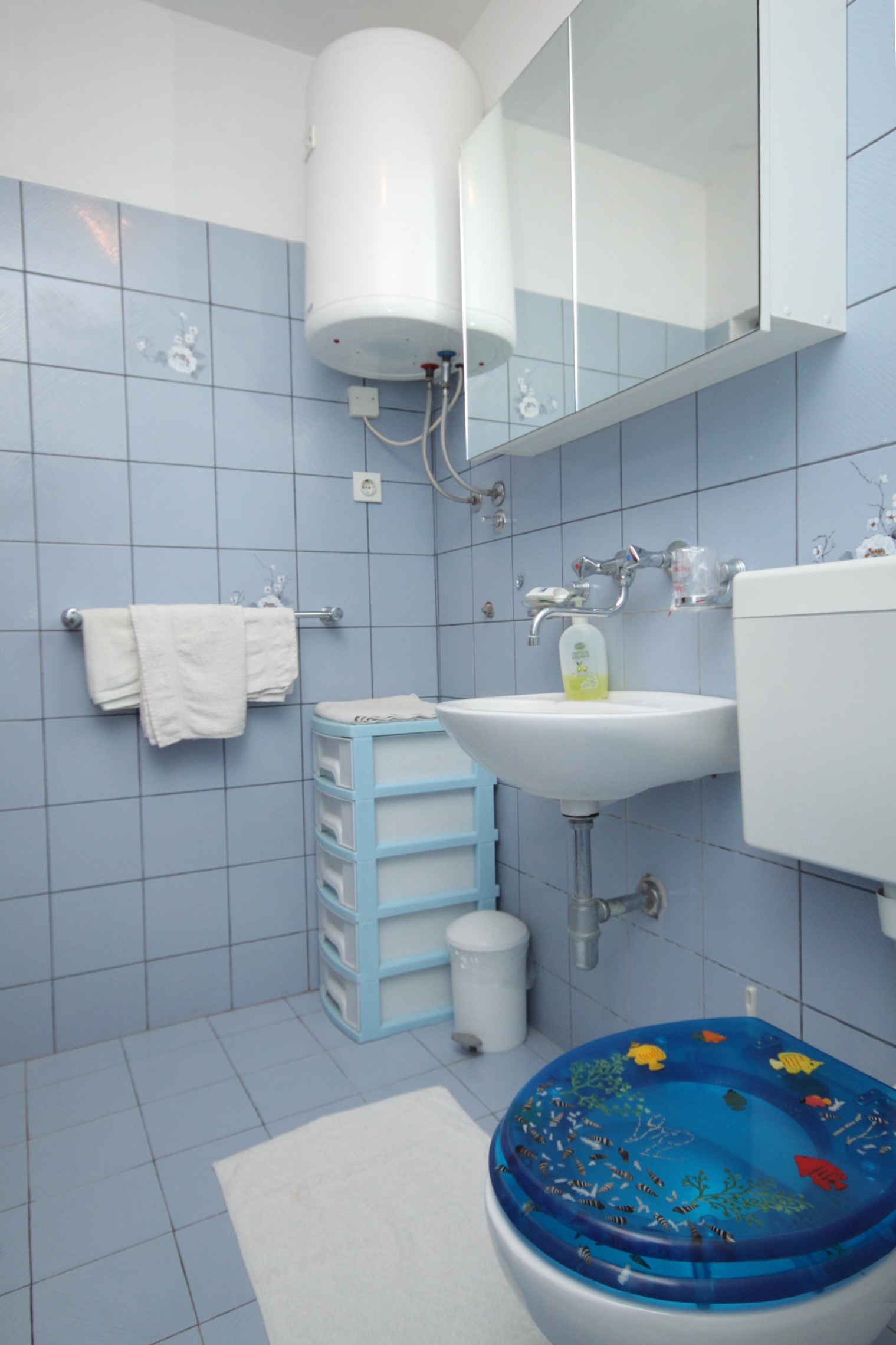 Two bedroom apartment near beach Zavalatica, Korčula  A-b