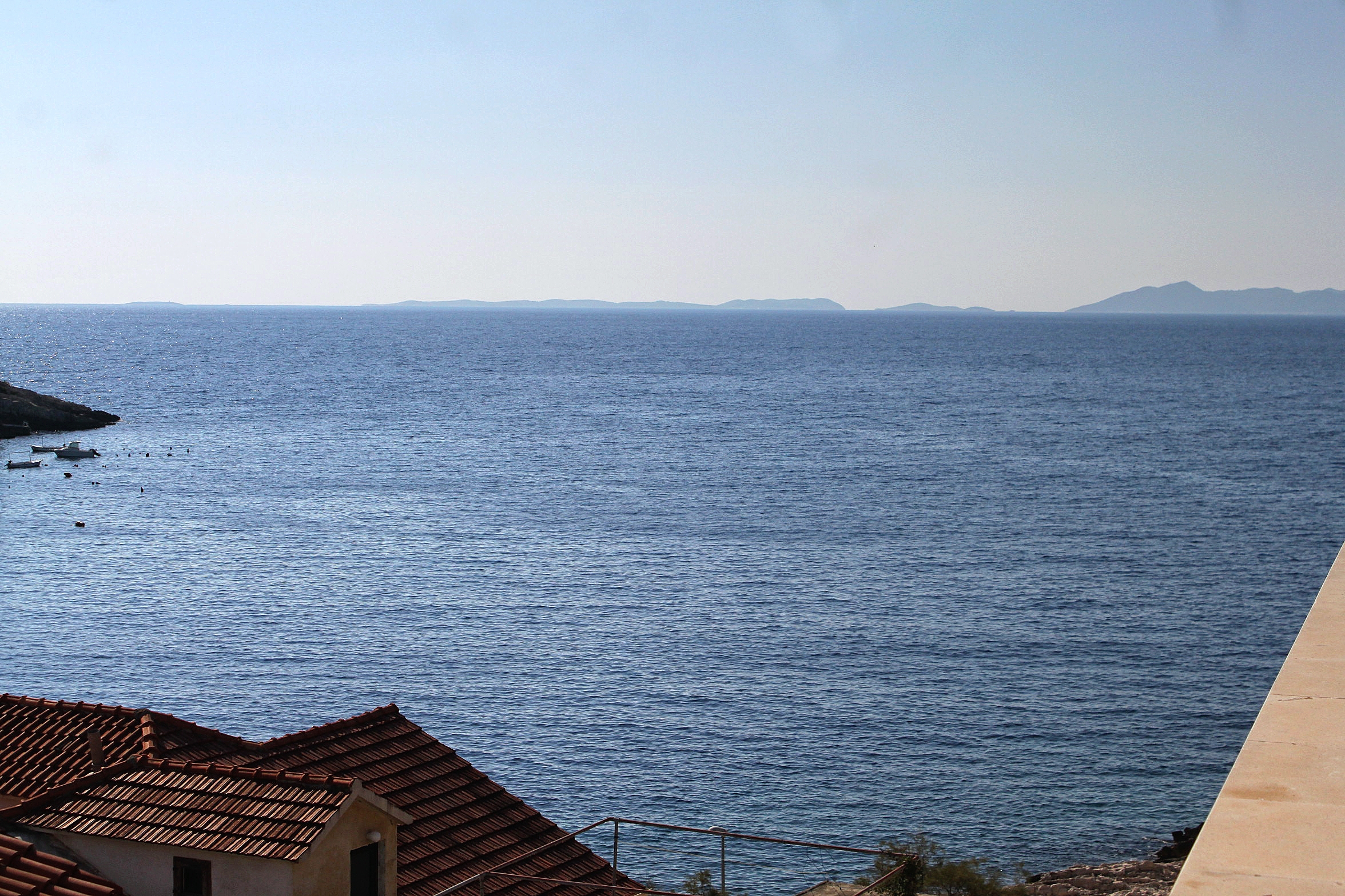Two bedroom apartment near beach Zavalatica, Korčula  A-b