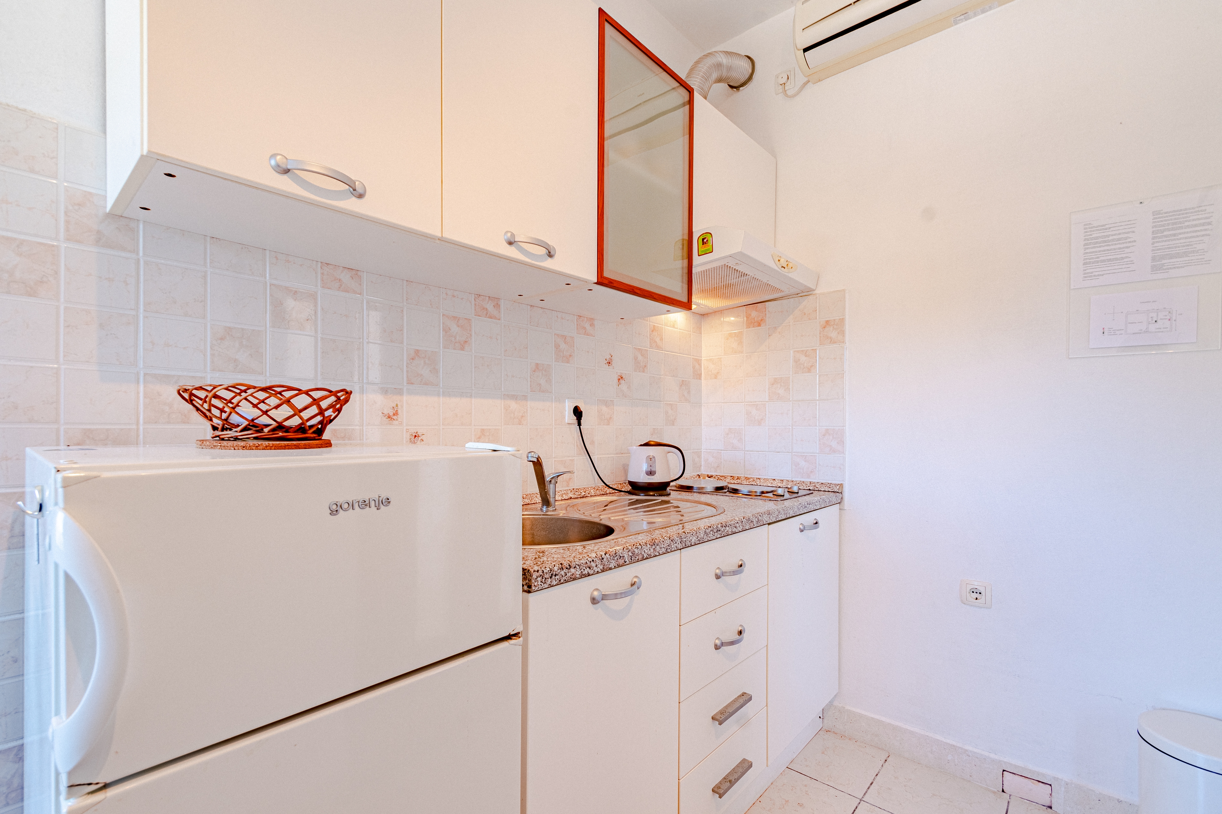 One bedroom apartment with terrace and sea view Tri Žala, Korčula  A-a