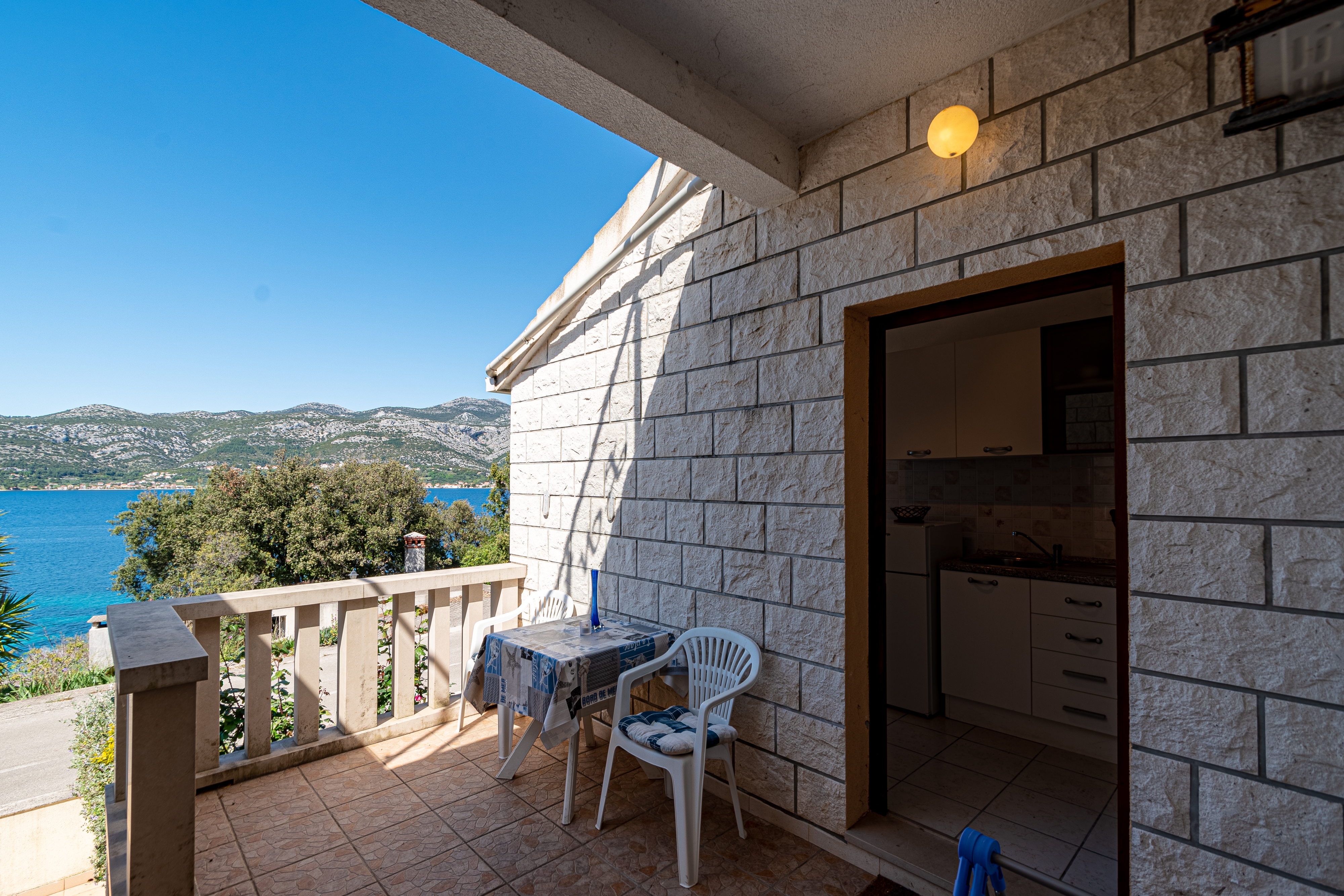 One bedroom apartment with terrace and sea view Tri Žala, Korčula  A-a