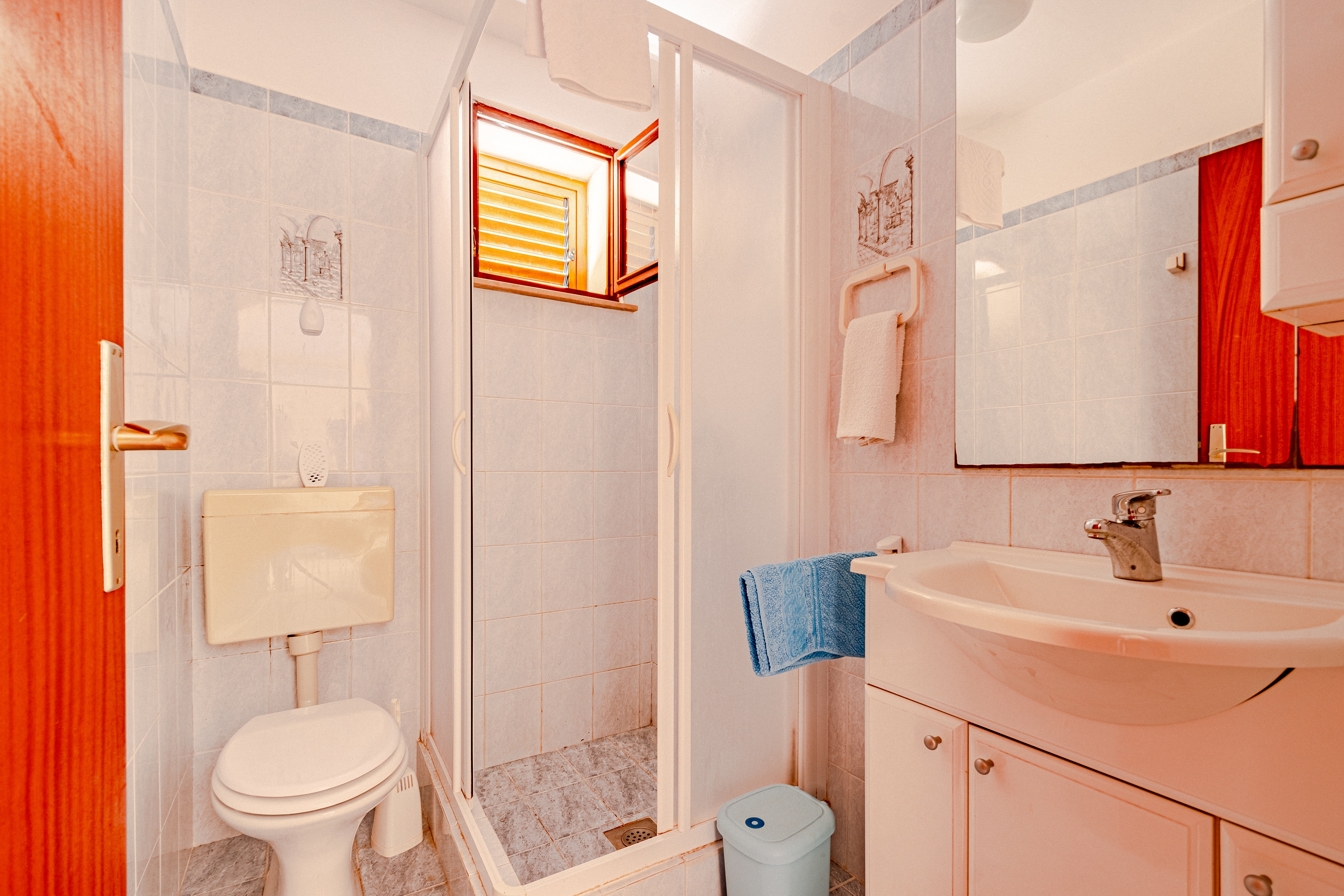 Two bedroom apartment with terrace and sea view Tri Žala, Korčula  A-c