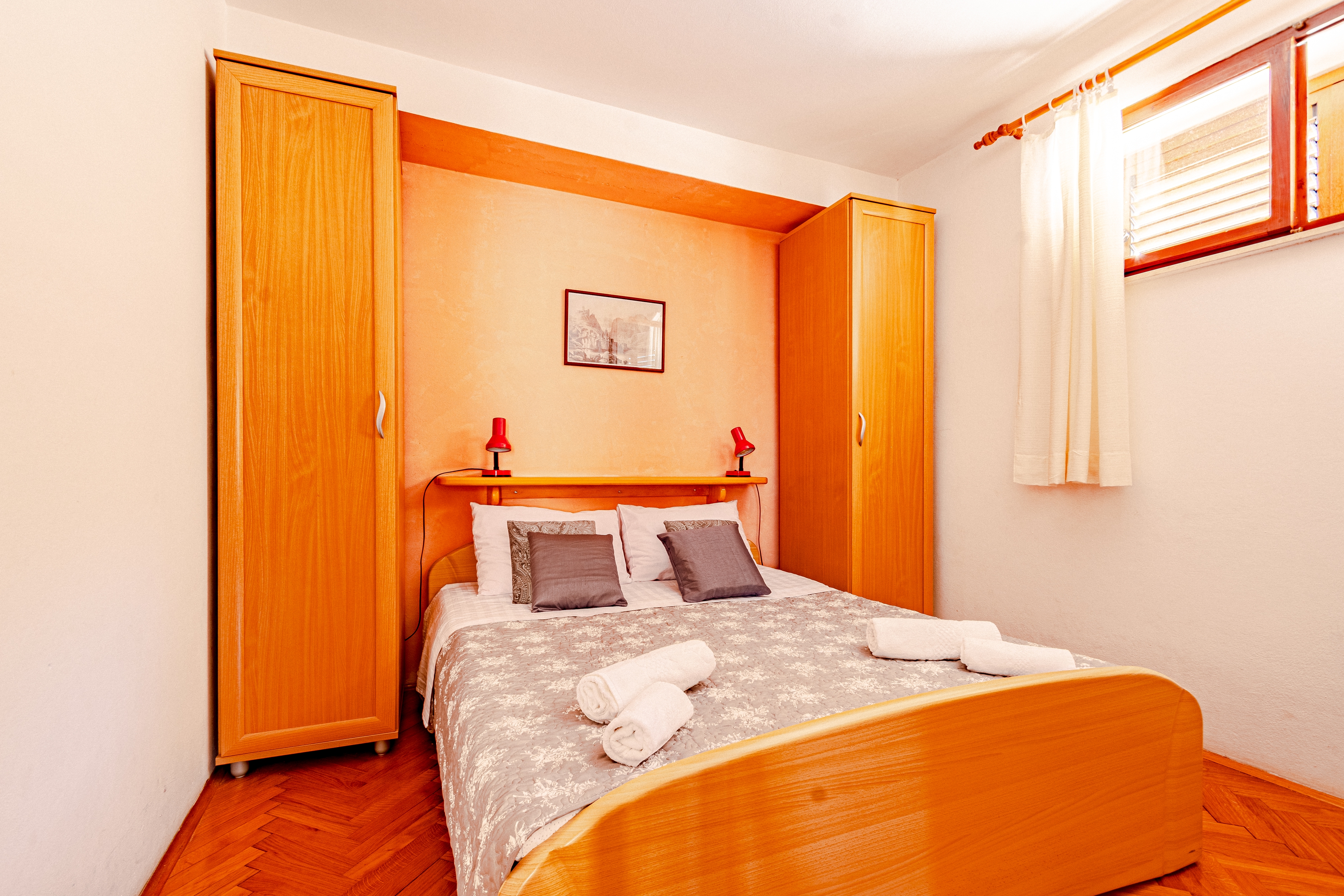 Two bedroom apartment with terrace and sea view Tri Žala, Korčula  A-c
