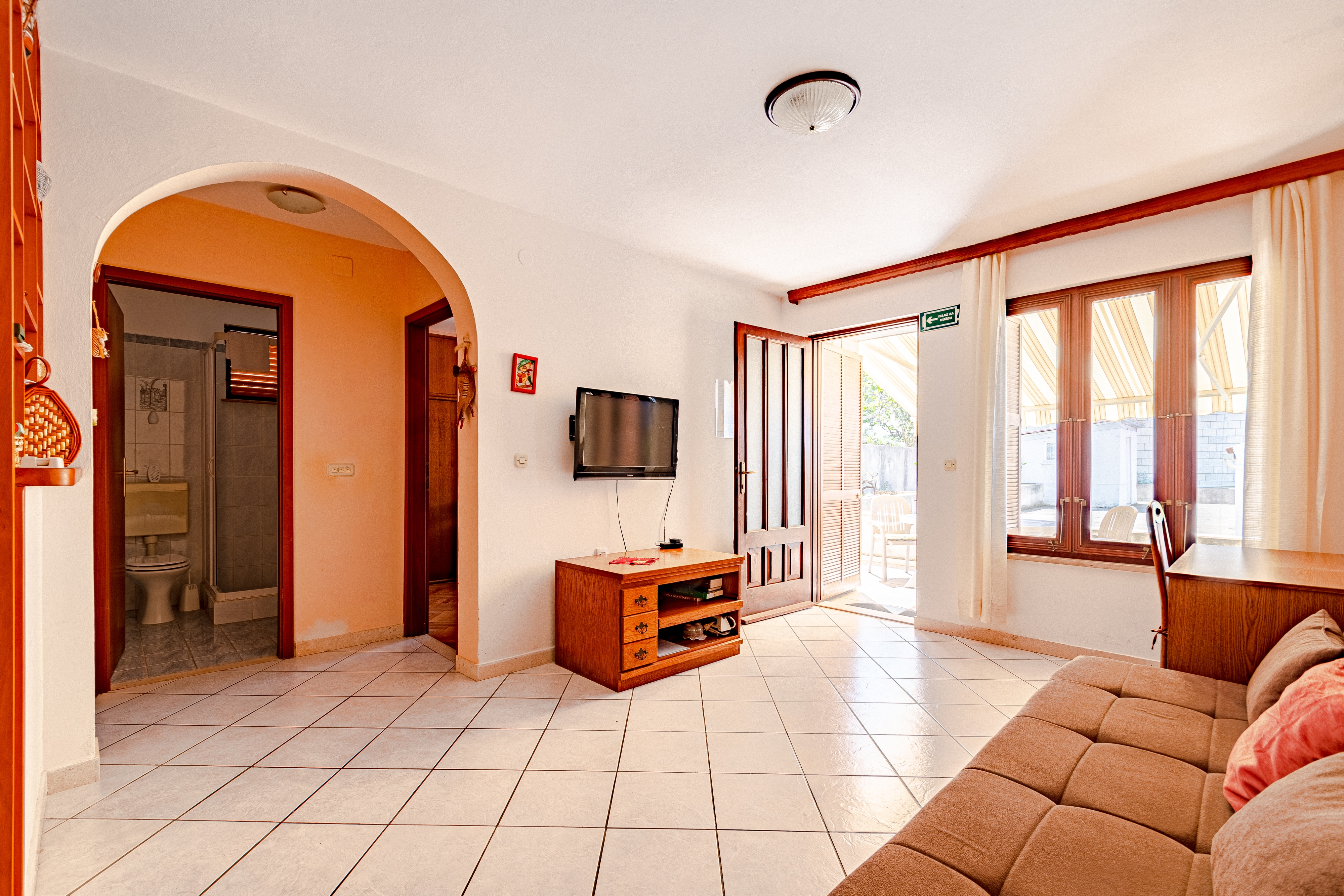 Two bedroom apartment with terrace and sea view Tri Žala, Korčula  A-c